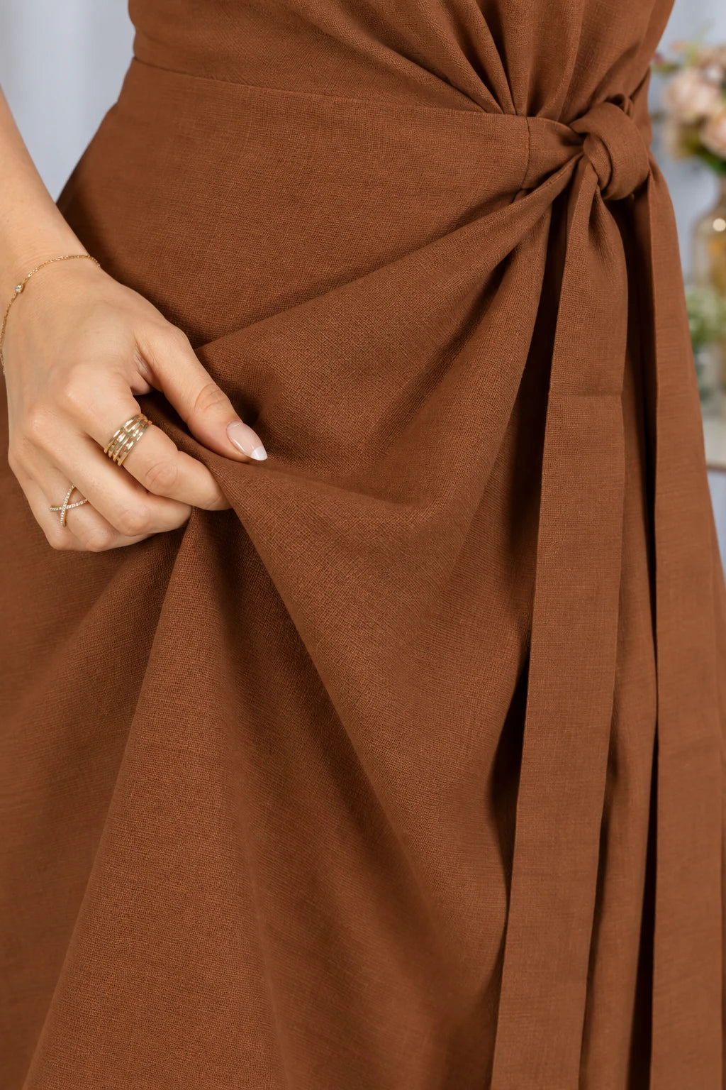 Vestido Leve em Visco Urban Cássia Marrom - detalhe