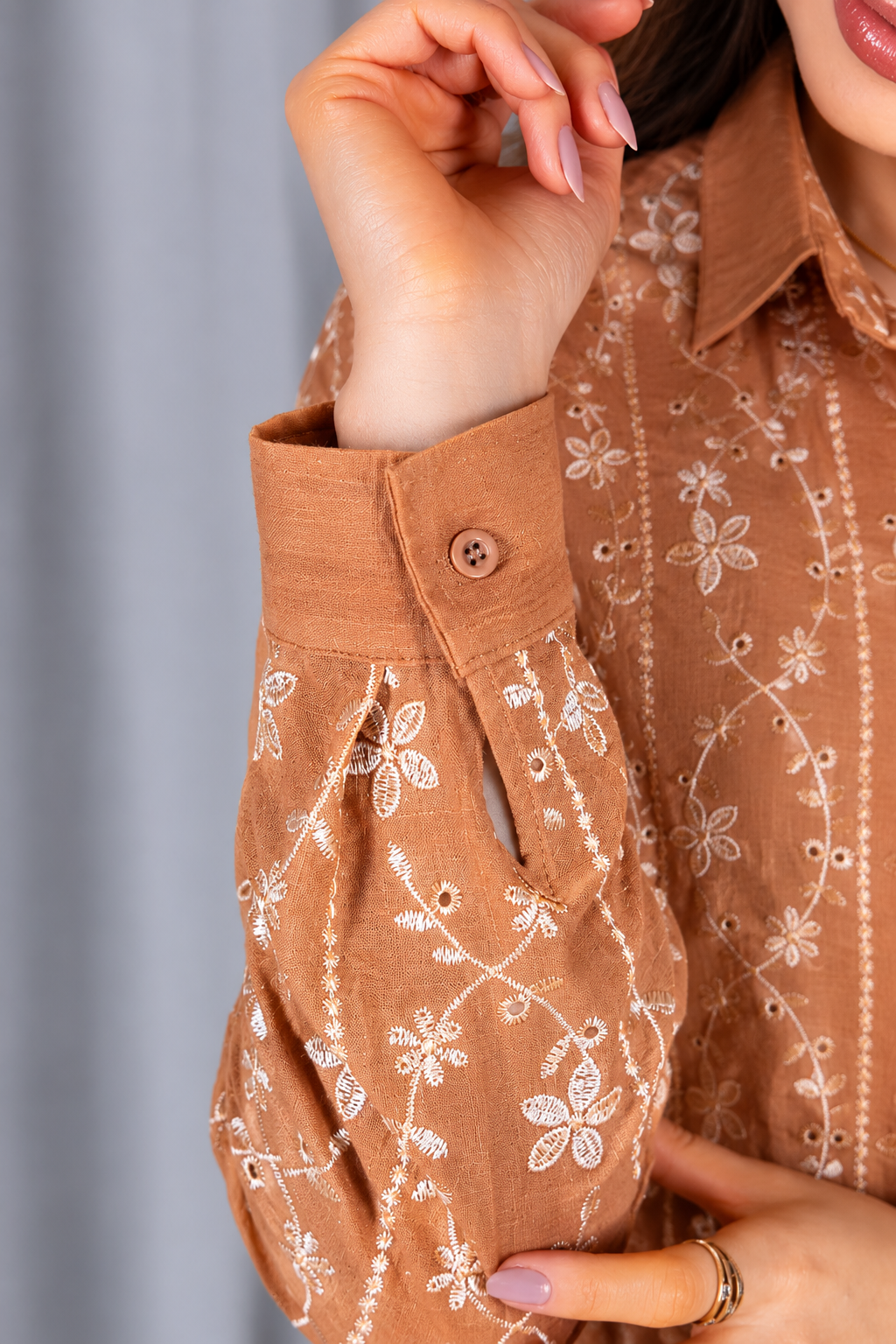 Camisa Laise Atemporal Maitê Bege