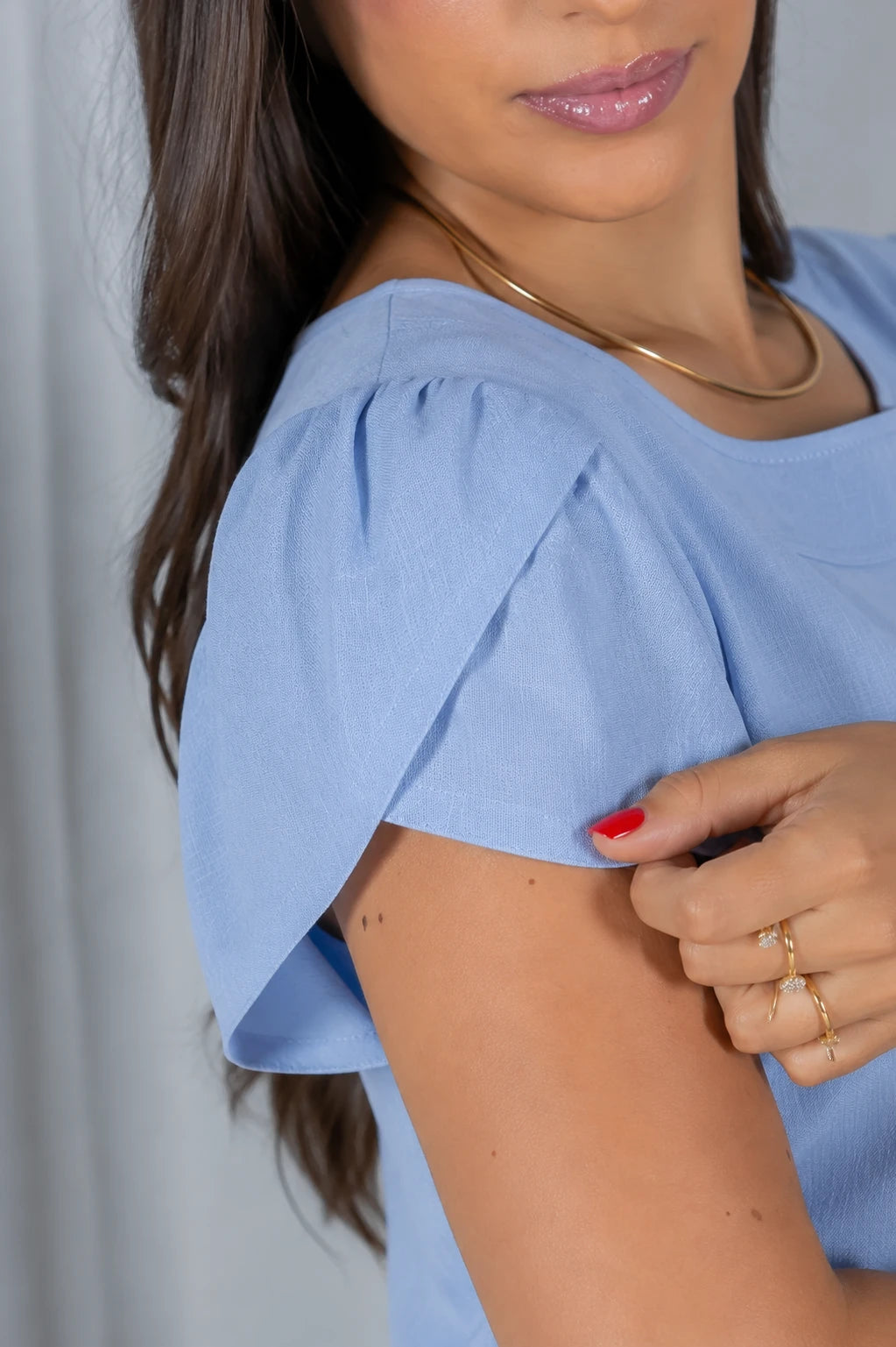 Blusa Manga Curta Transpassada com Bordado Delicado Selma Azul