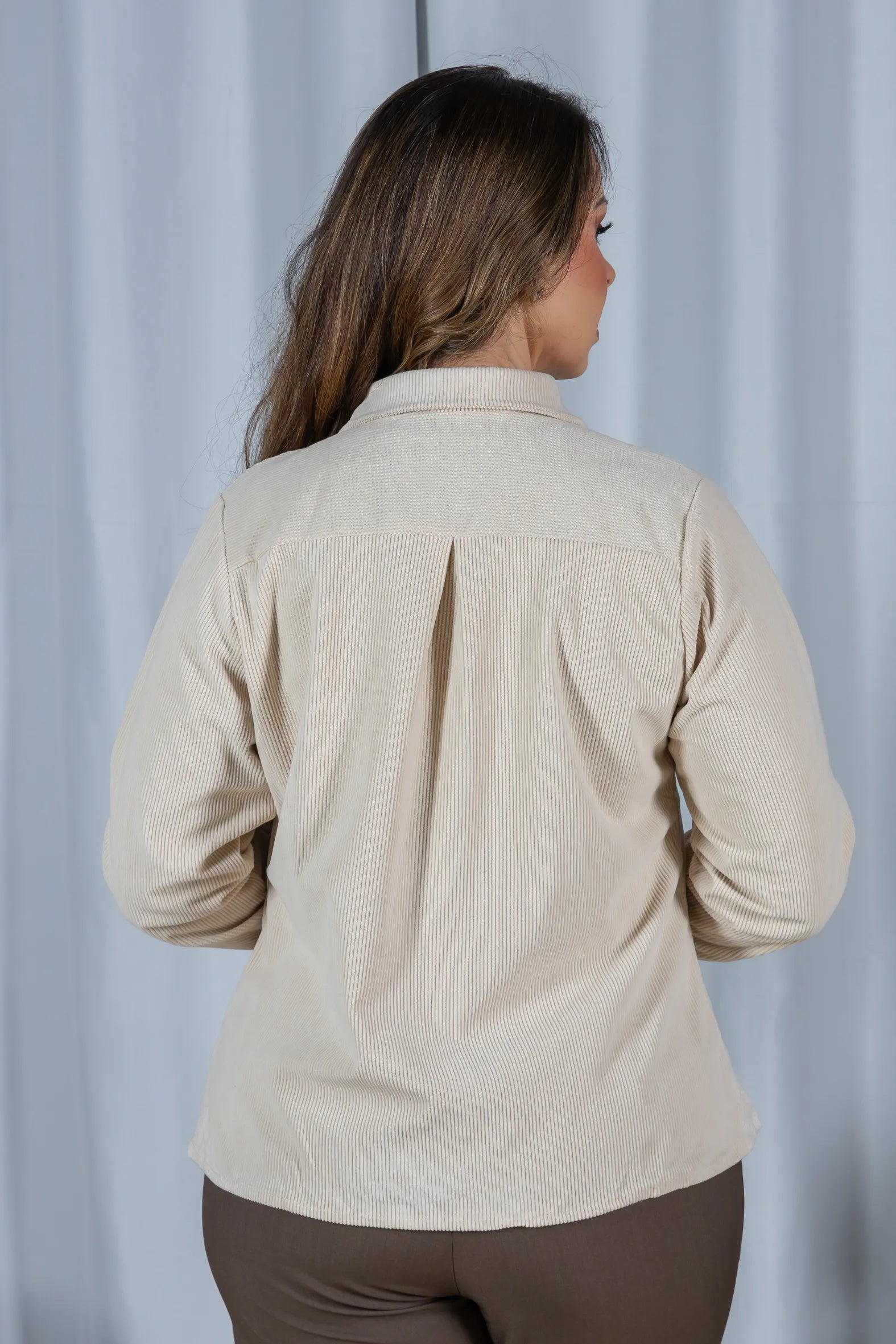 Camisa Cotelê com Bolsos Zoey Creme