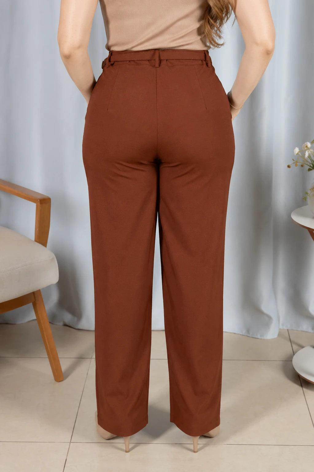 Calça Alfaiataria com Cinto Emma Marrom