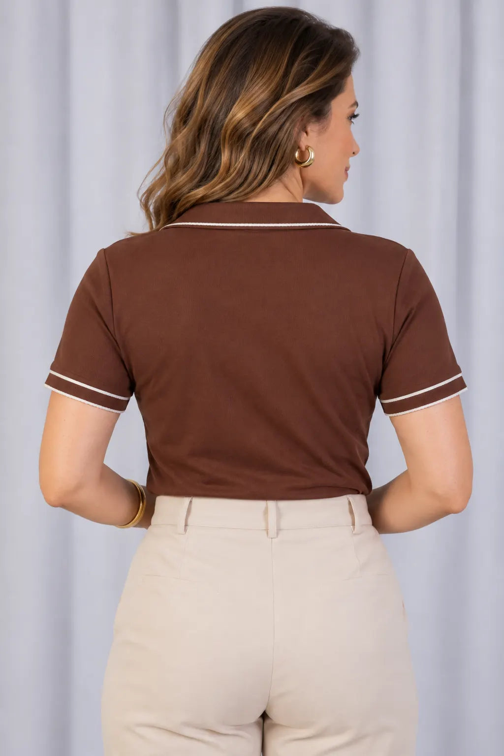 Blusa Manga Curta em Cotton Lycra com Gola Camisa Ilana Marrom