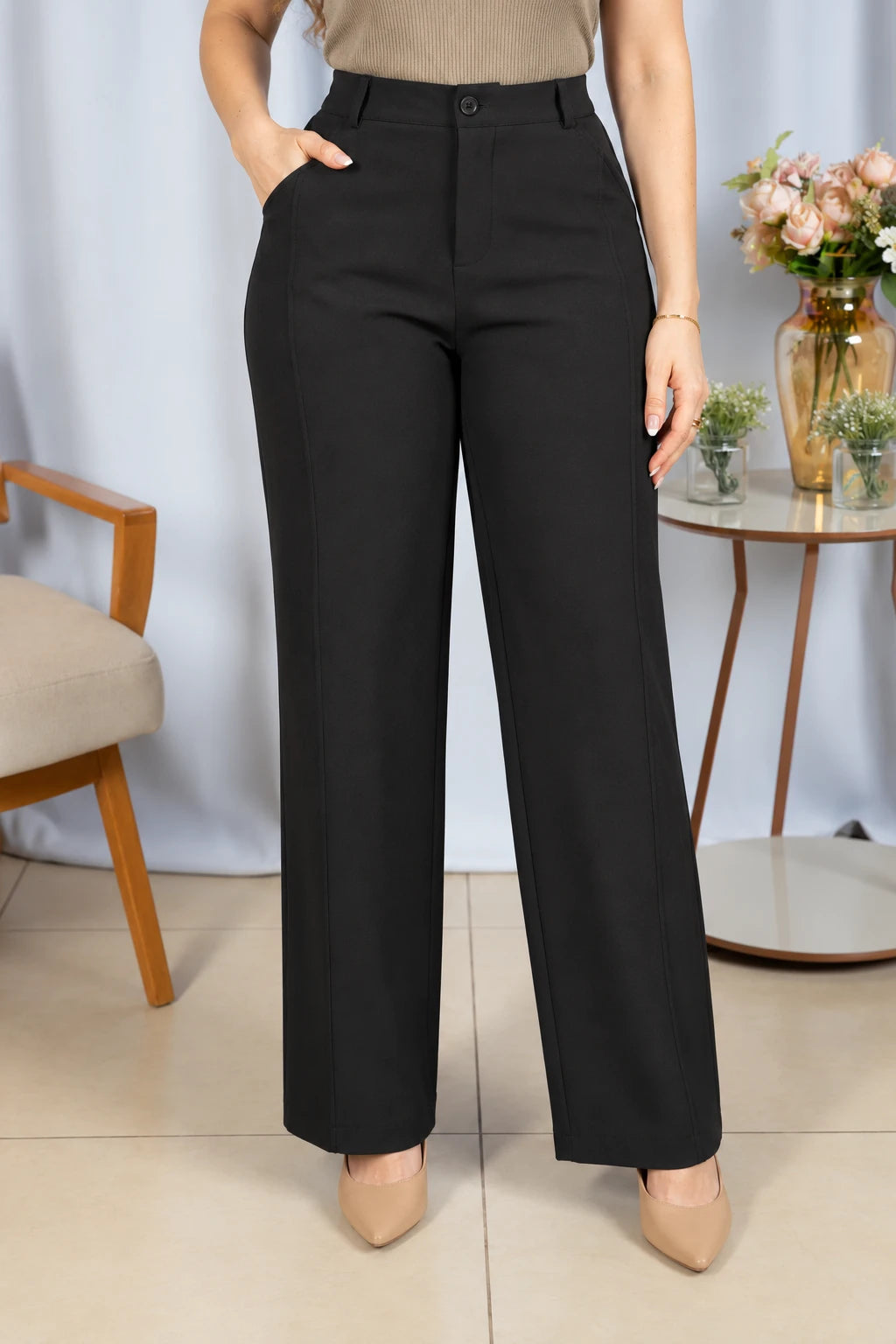 Calça Alfaiataria Corte Reto Friso Joyce Preta