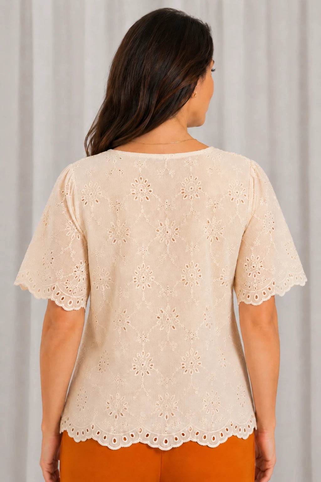 Blusa em Laise Fresca e Delicada Julia Creme