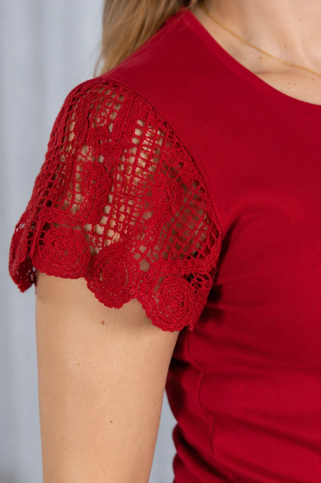 Blusa Cotton Lycra com Detalhe em Crochê Lidia Vermelha