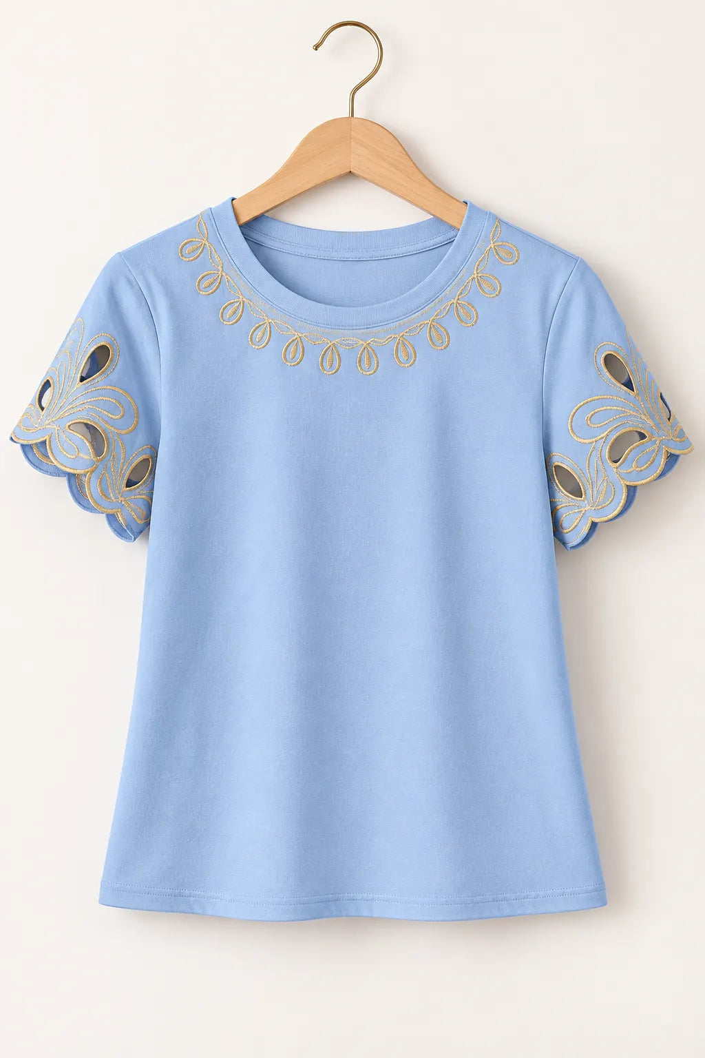 Blusa Confortável em Cotton Lycra com Bordados e Manga Vazada Ligia Azul