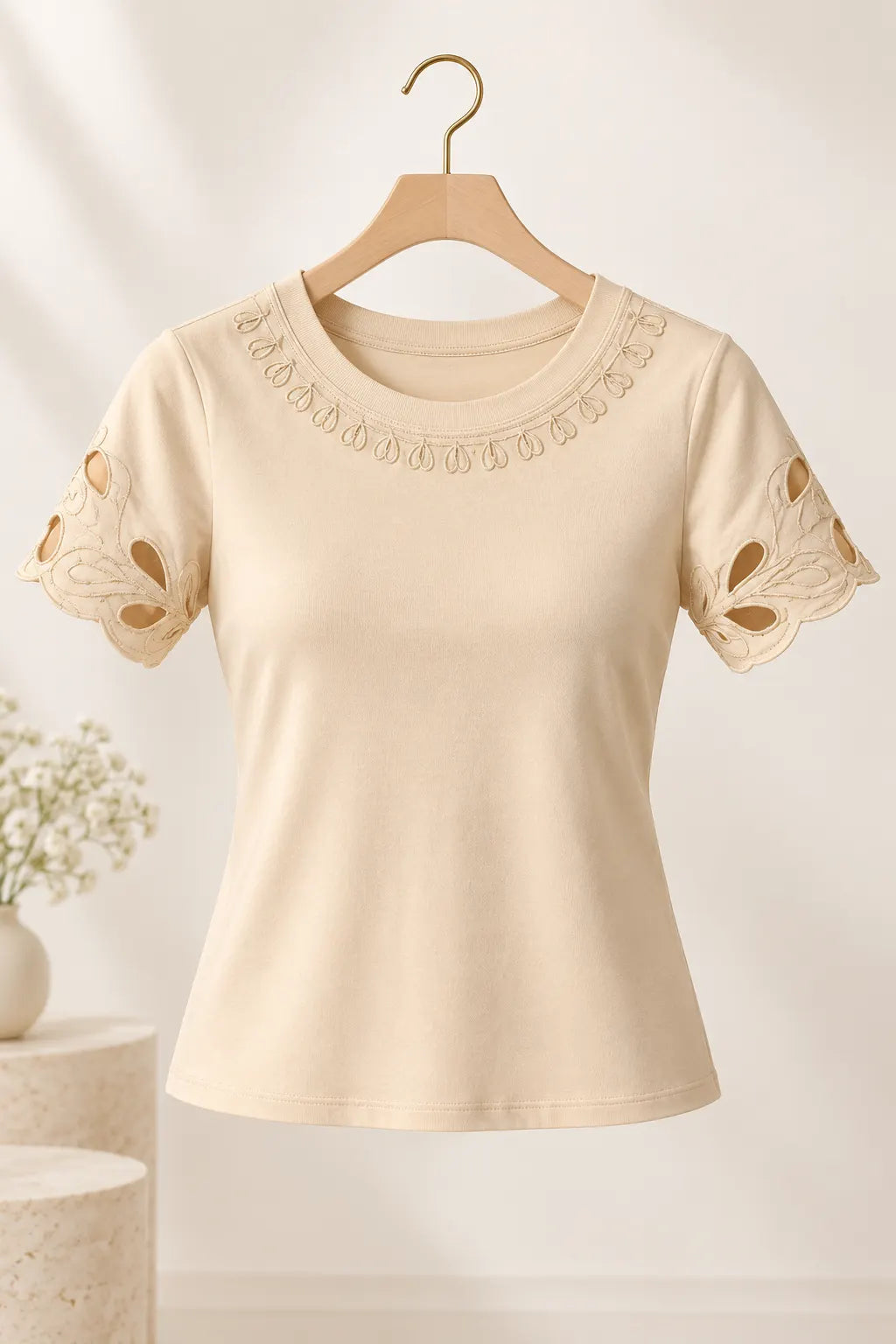 Blusa Confortável em Cotton Lycra com Bordados e Manga Vazada Ligia Creme