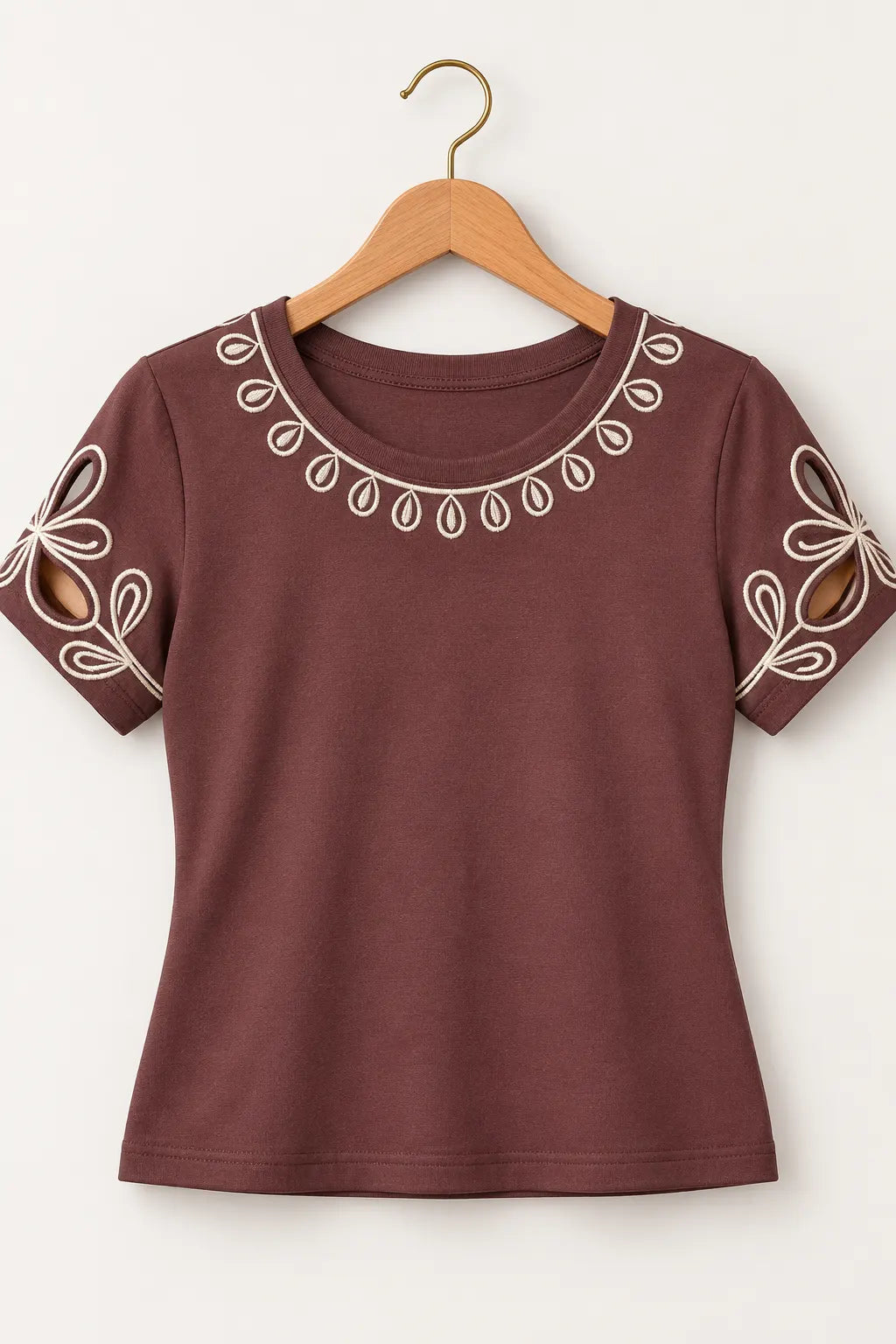 Blusa Confortável em Cotton Lycra com Bordados e Manga Vazada Ligia Marrom