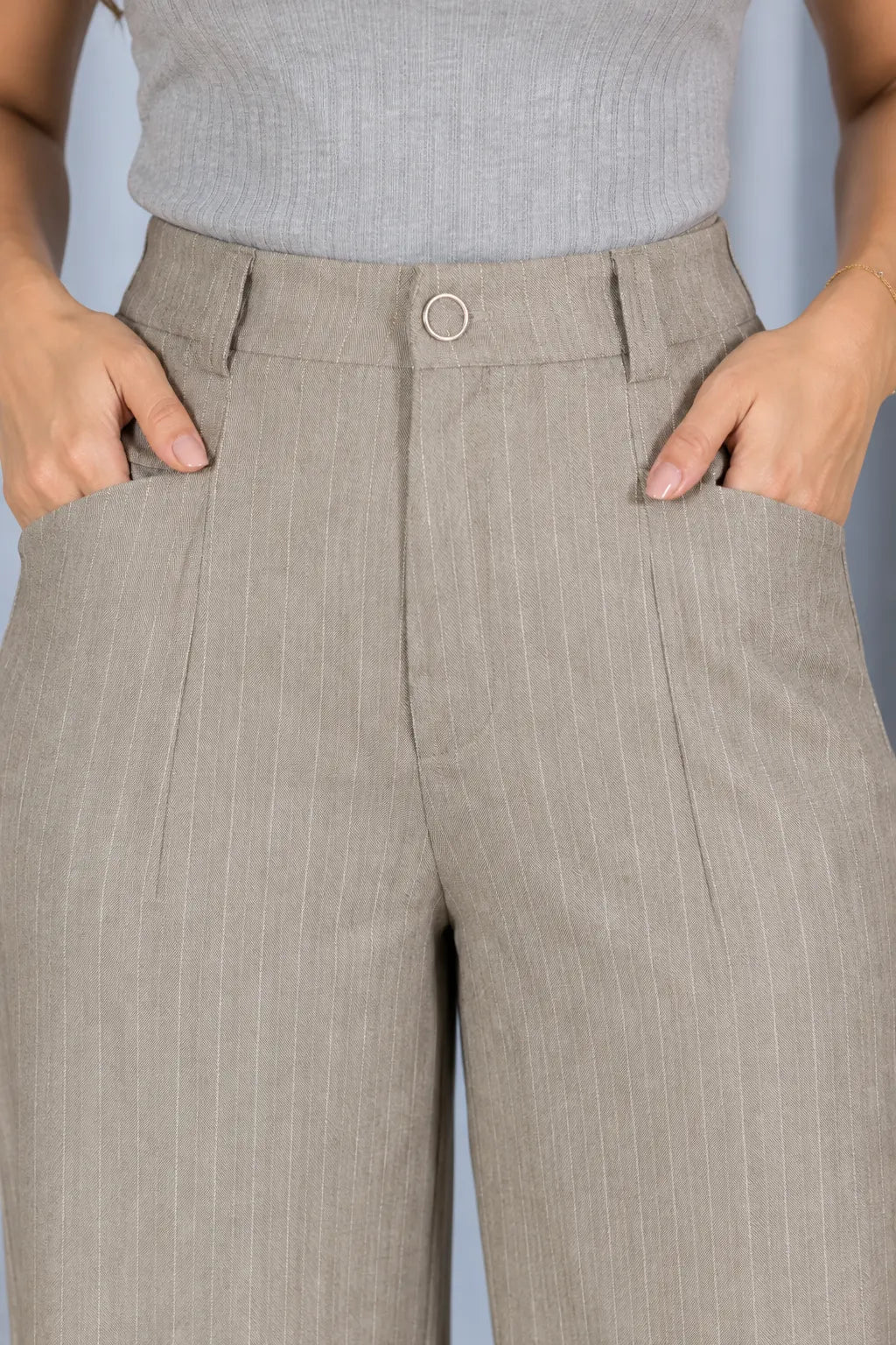 Calça Reta Elegante Risca de Giz Luara Caqui
