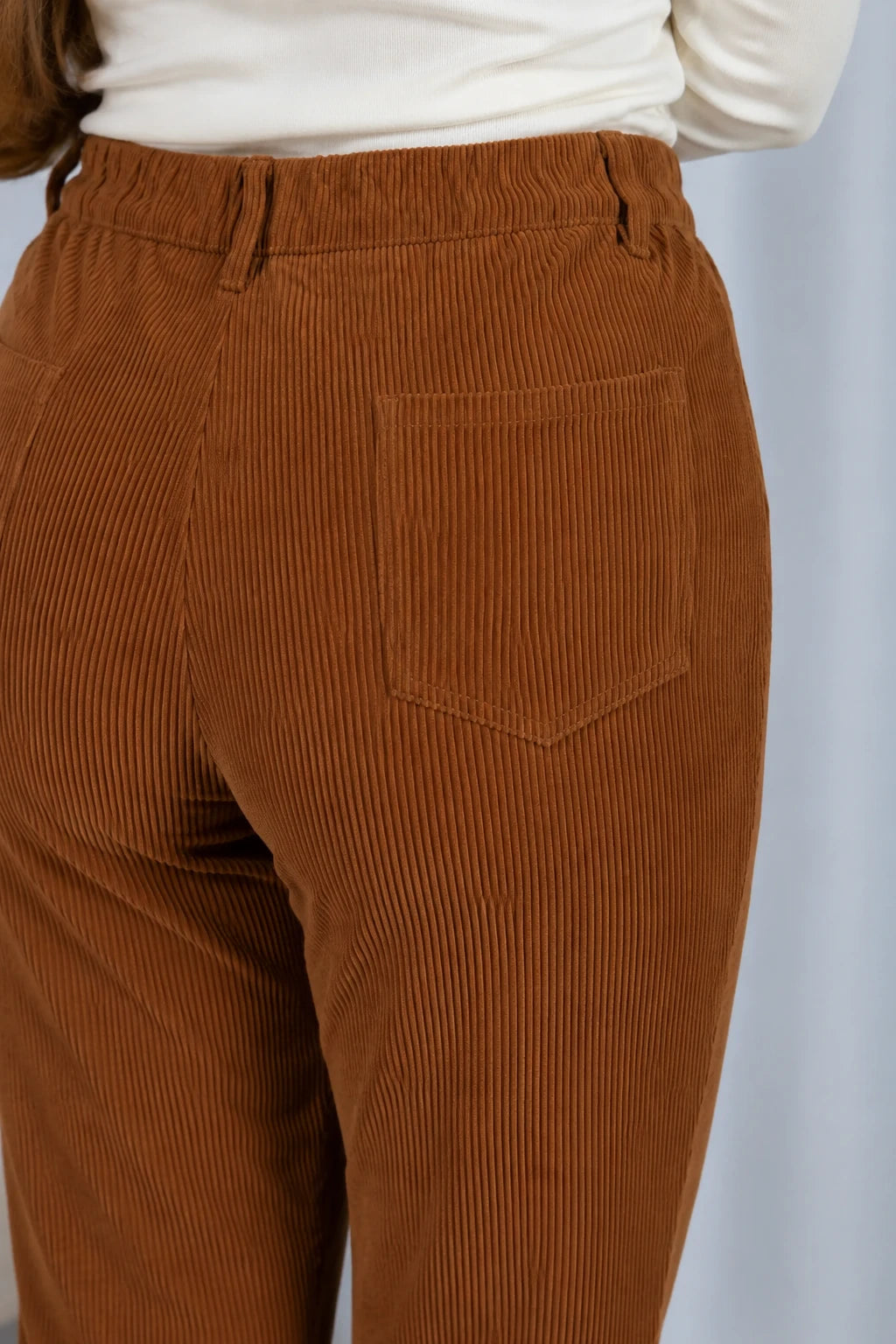 Calça Cotelê Corte Reto Lupita Marrom