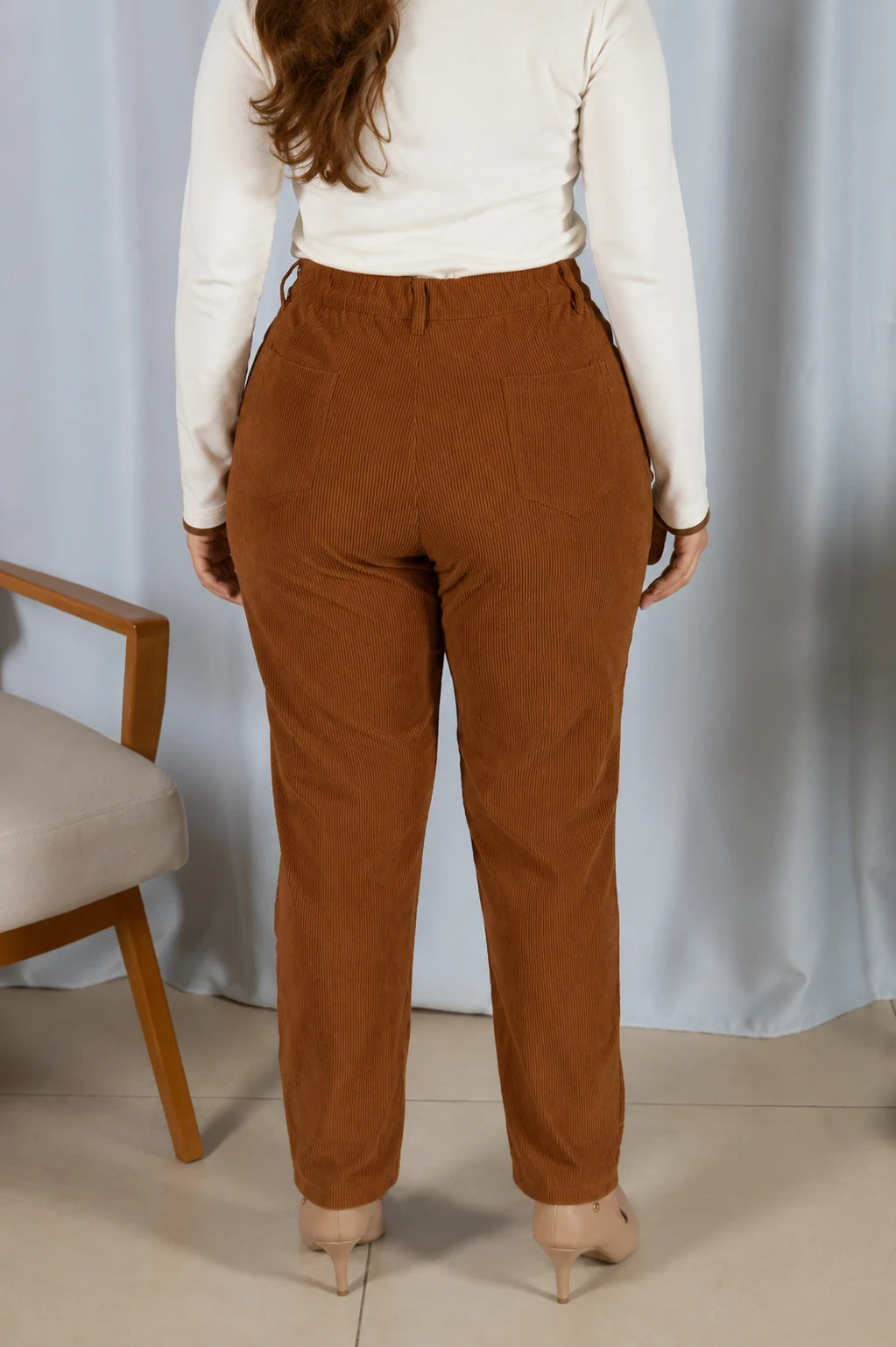Calça Cotelê Corte Reto Lupita Marrom