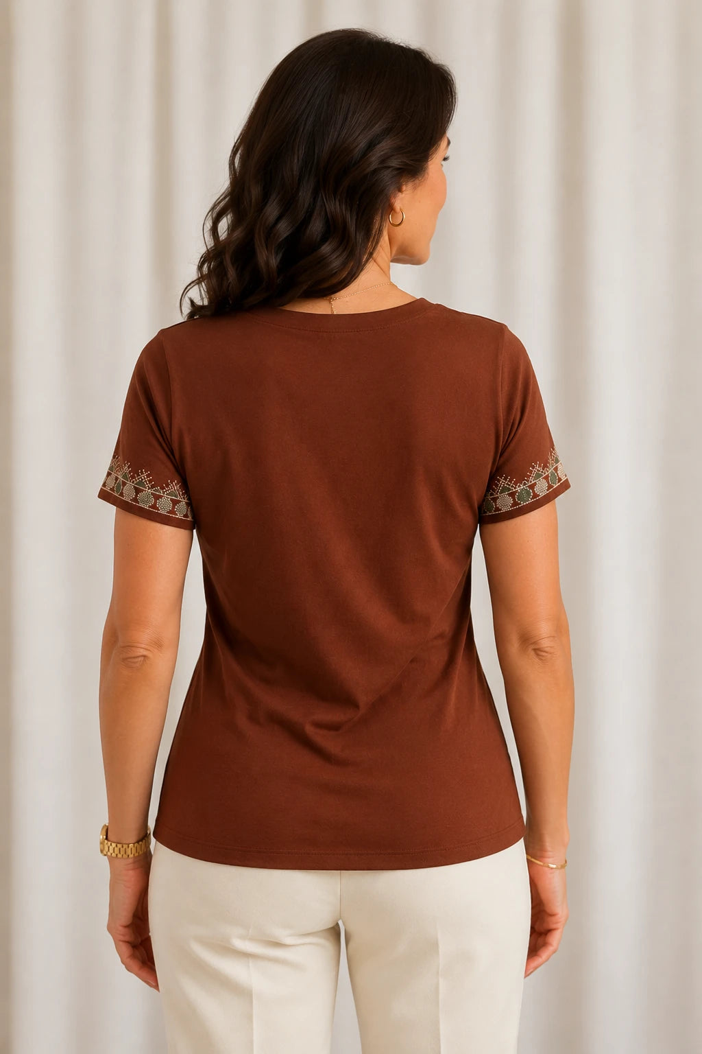 Blusa Cotton Lycra com Bordado Delicado Mariana Marrom