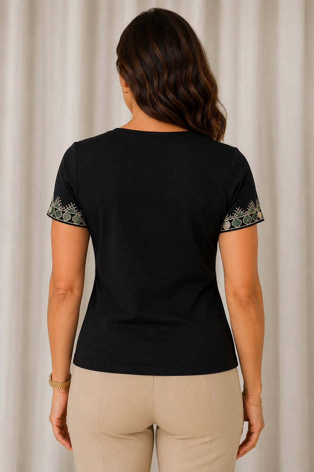 Blusa Cotton Lycra com Bordado Delicado Mariana Preta