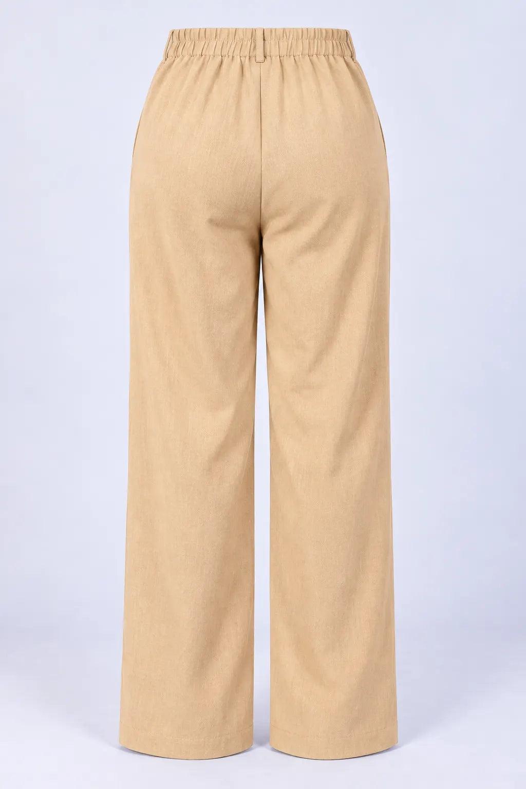 Calça em Crepe Confort com Botão Dourado Penélope Bege