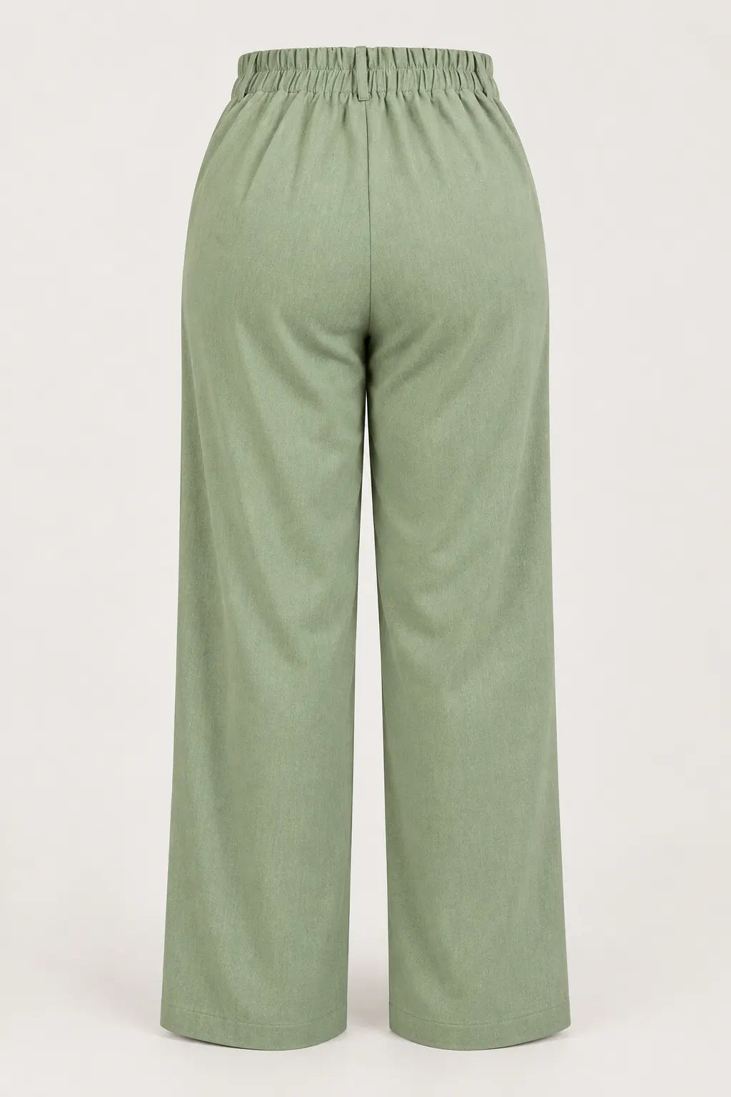 Calça em Crepe Confort com Botão Dourado Penélope Verde