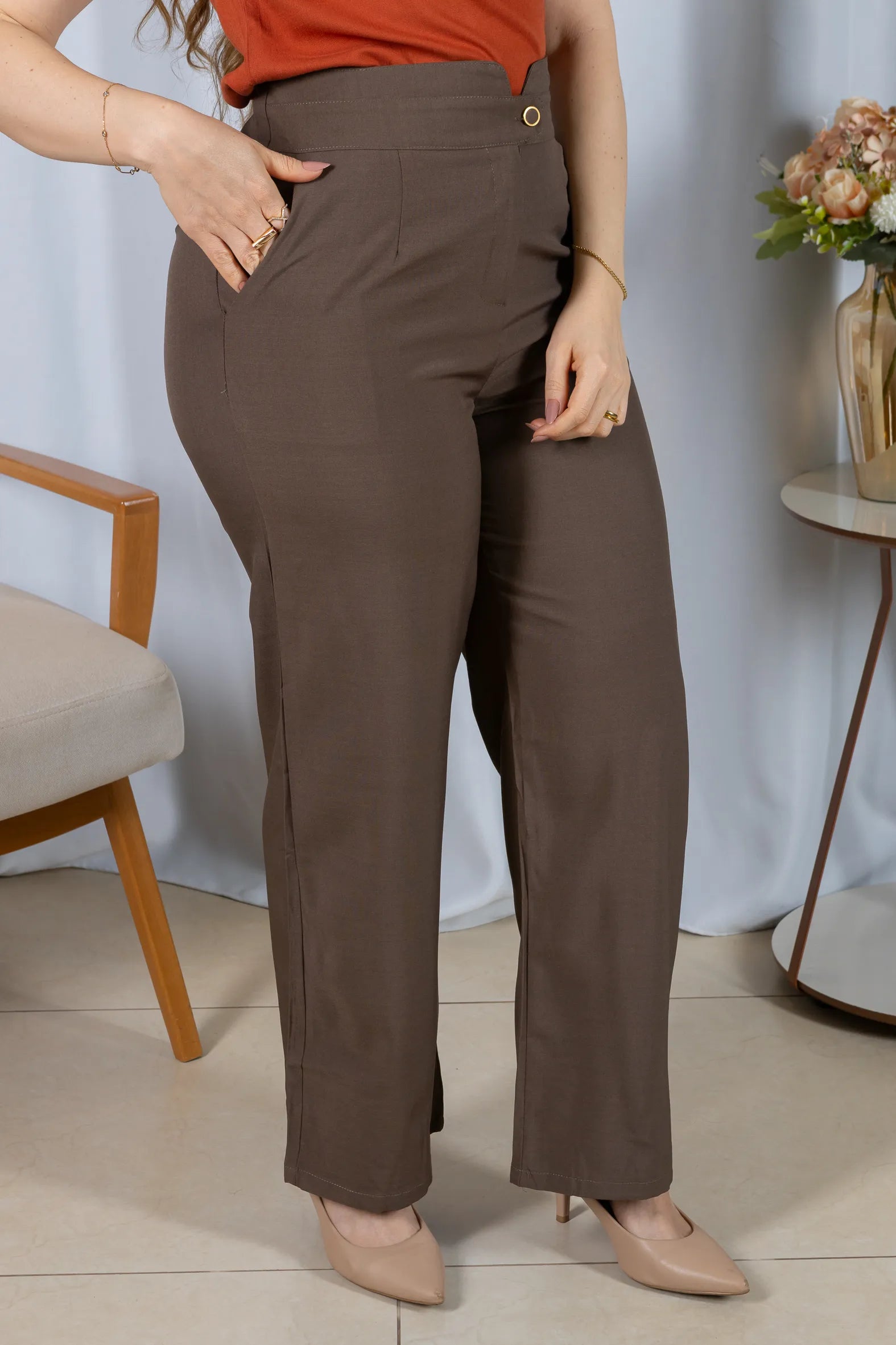 Calça Corte Reto Cós Alto Luciana Marrom Oliva