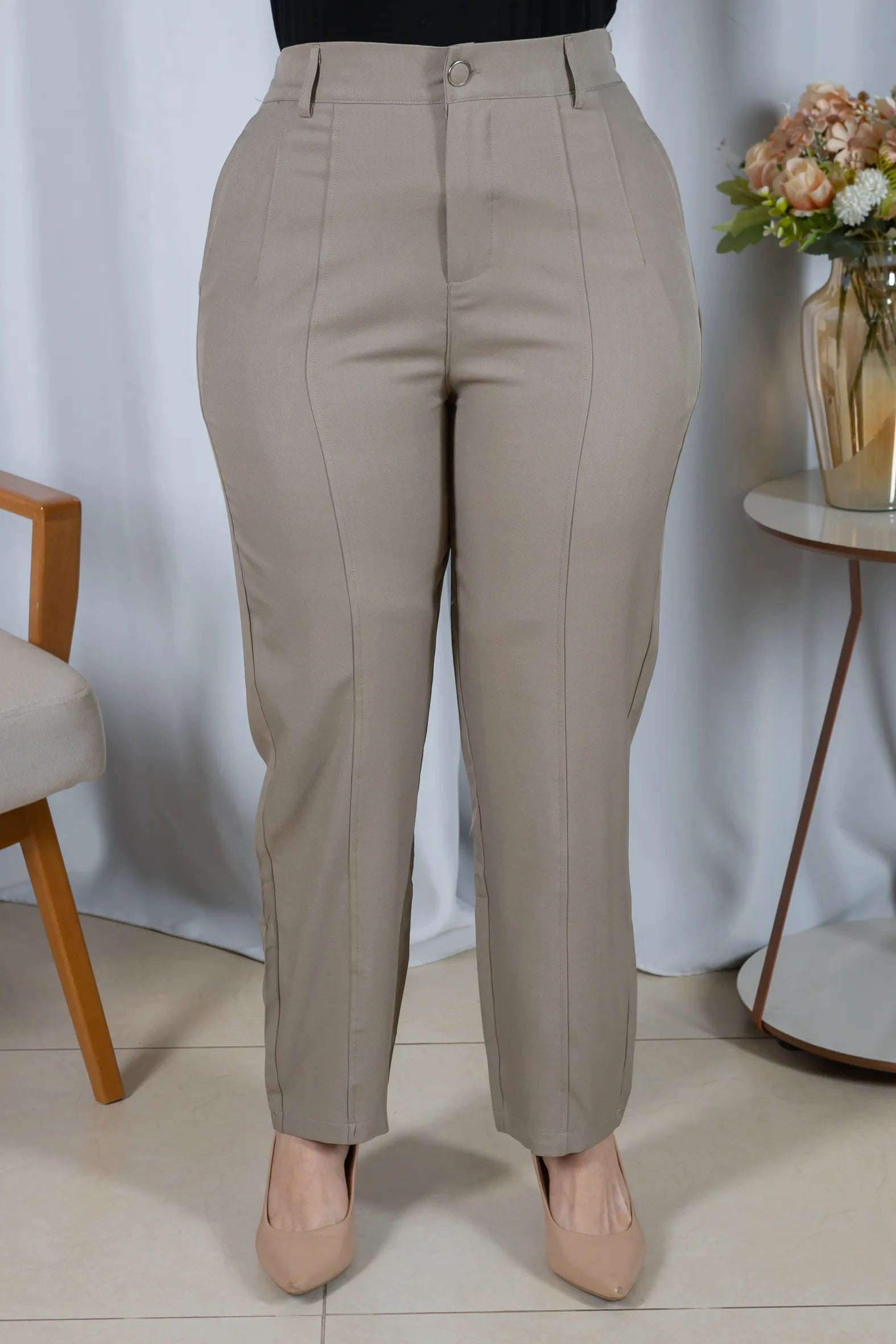 Calça Corte Reto com Friso e Cós em Elástico Alice Verde
