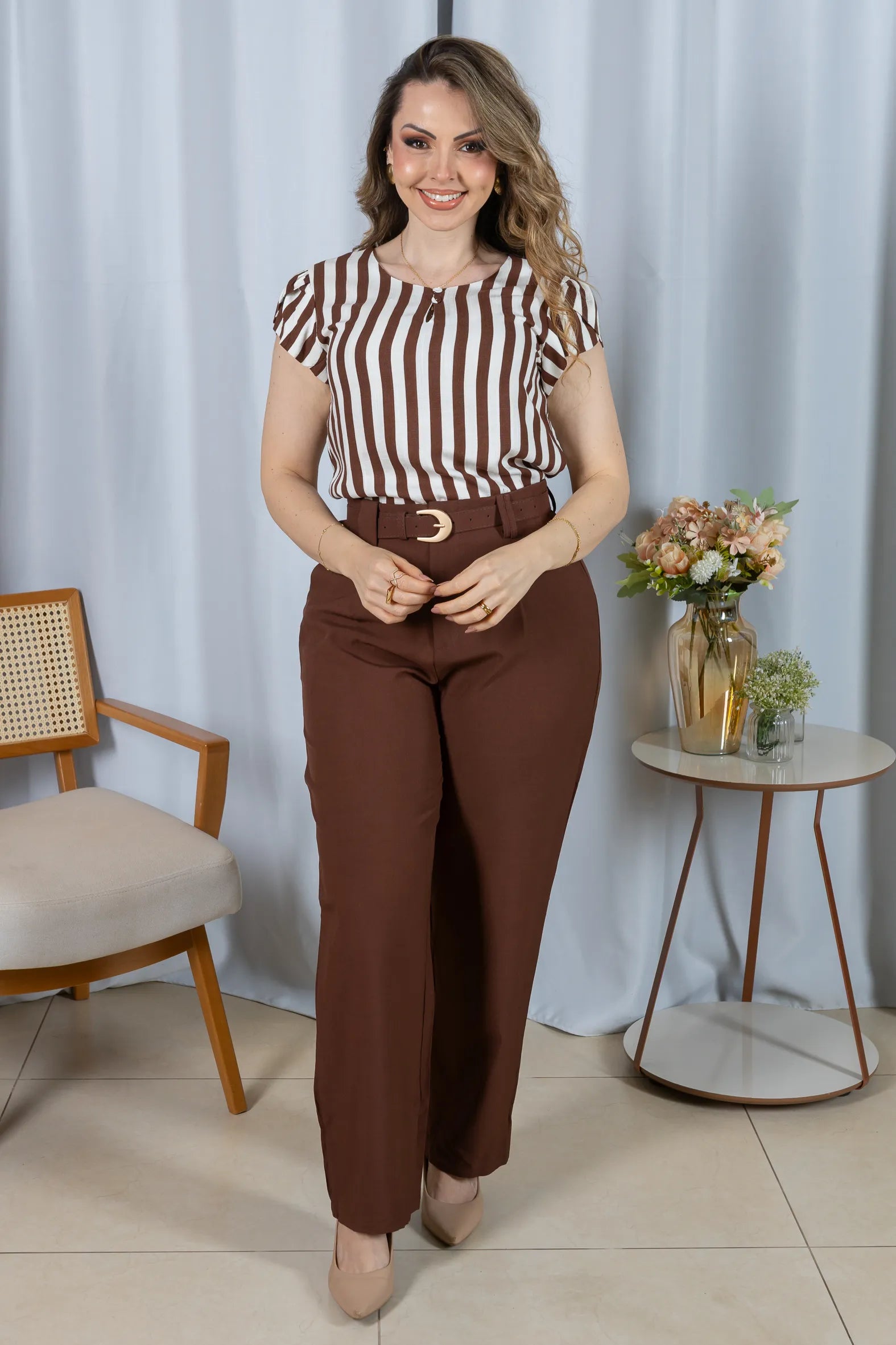 Blusa Transpassada em Visco Rustic Listrada Adriana Marrom