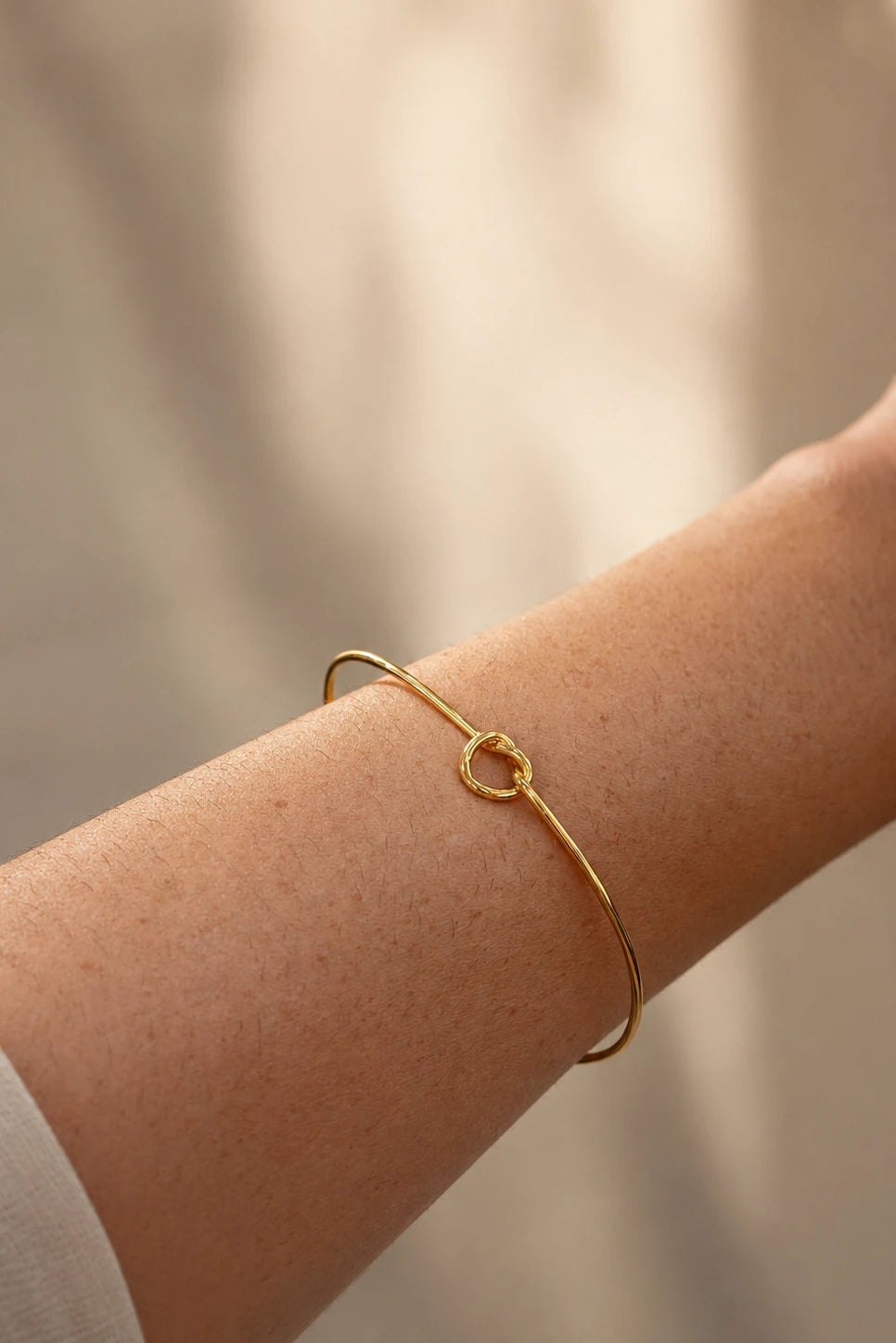 Bracelete folheado Presente IMP no pulso