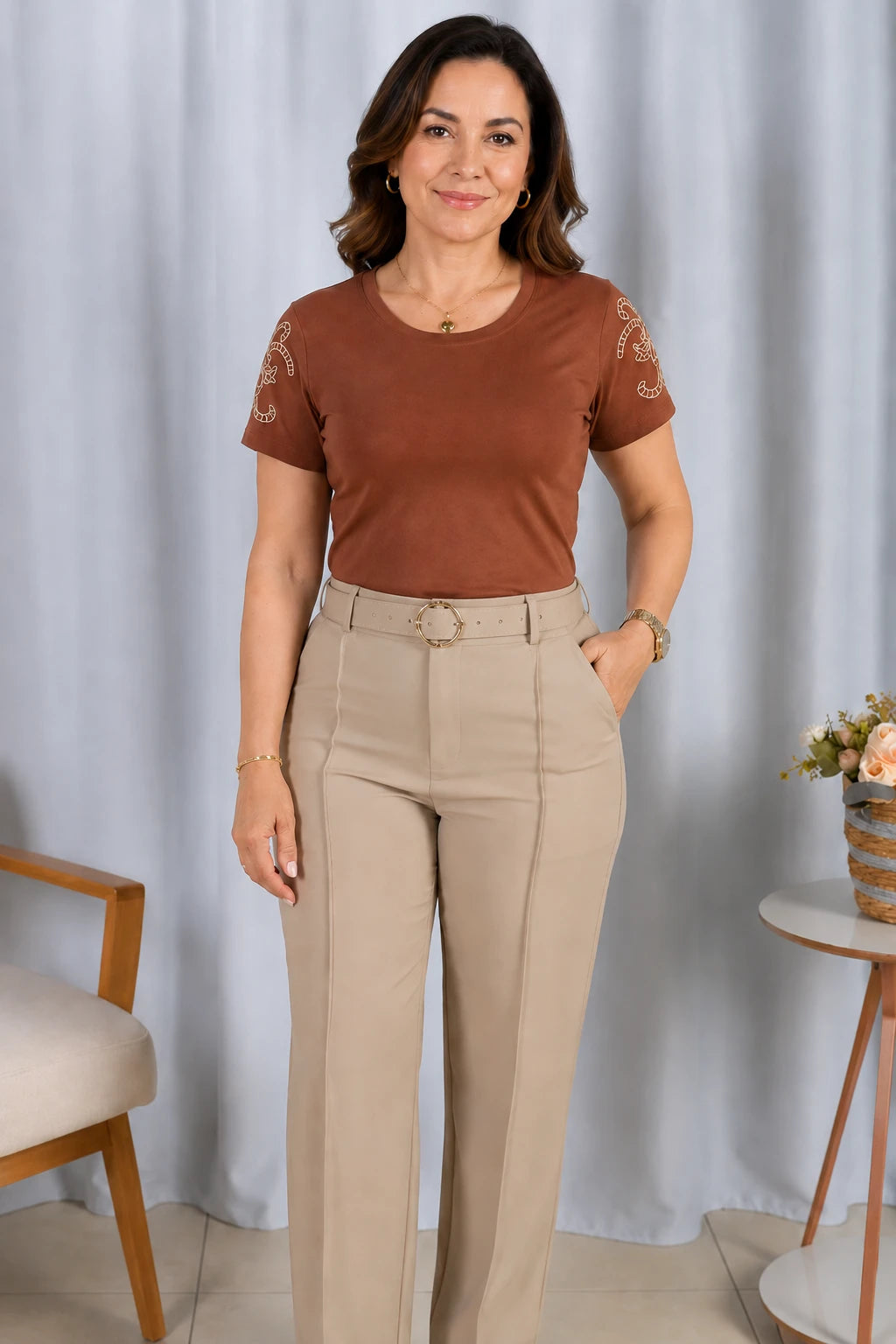 Blusa Cotton Lycra com Bordado Delicado Sabrina Marrom