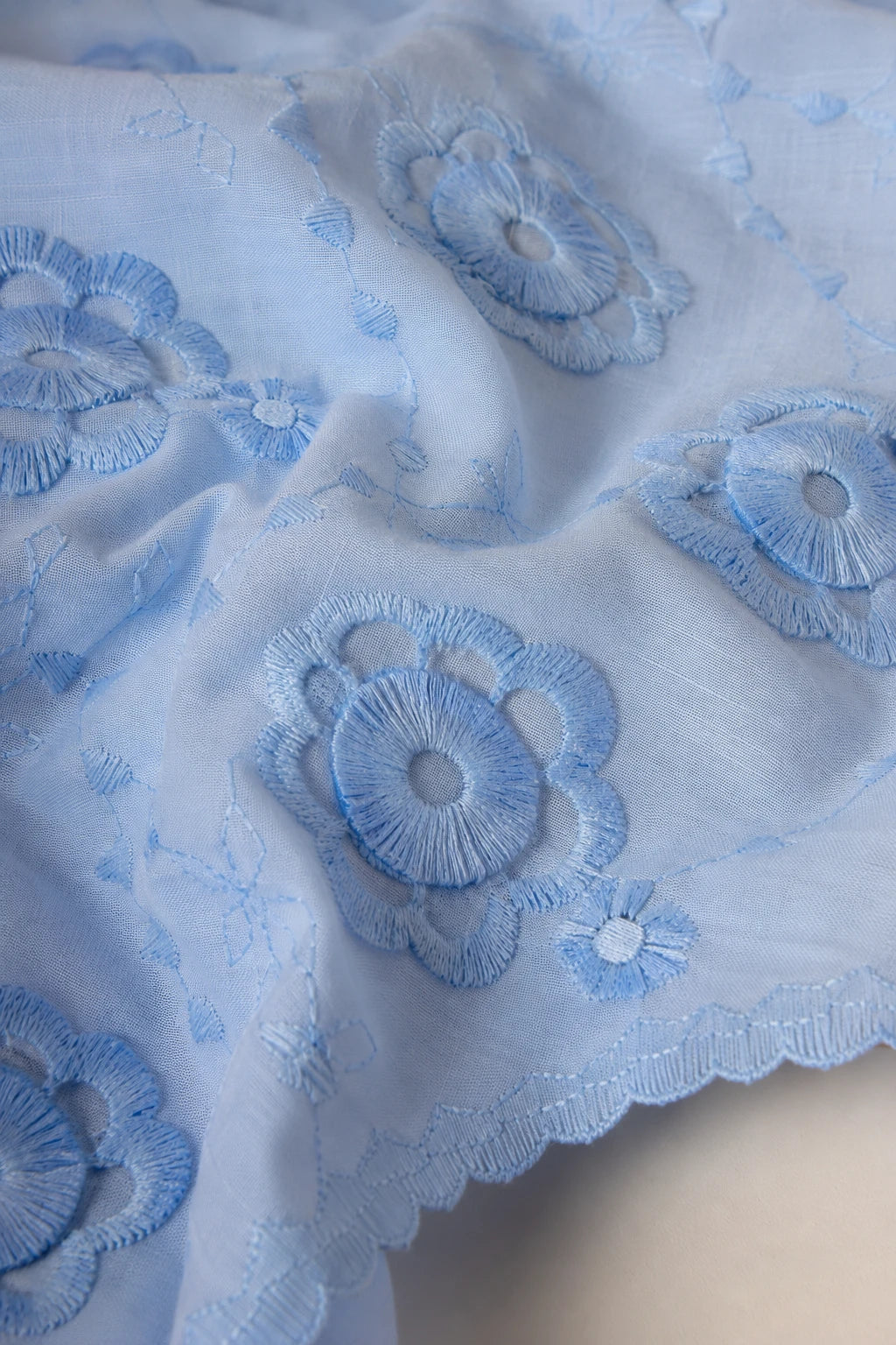 Blusa em Laise Fresca e Delicada Samantha Azul