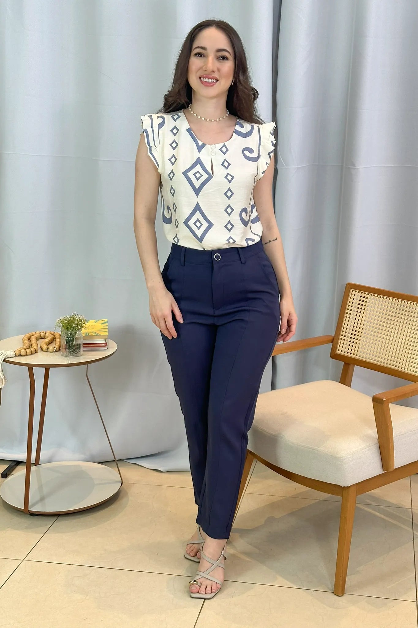 Blusa Regata Babados Sheila Visco Brise Estampada Azul Acinzentado