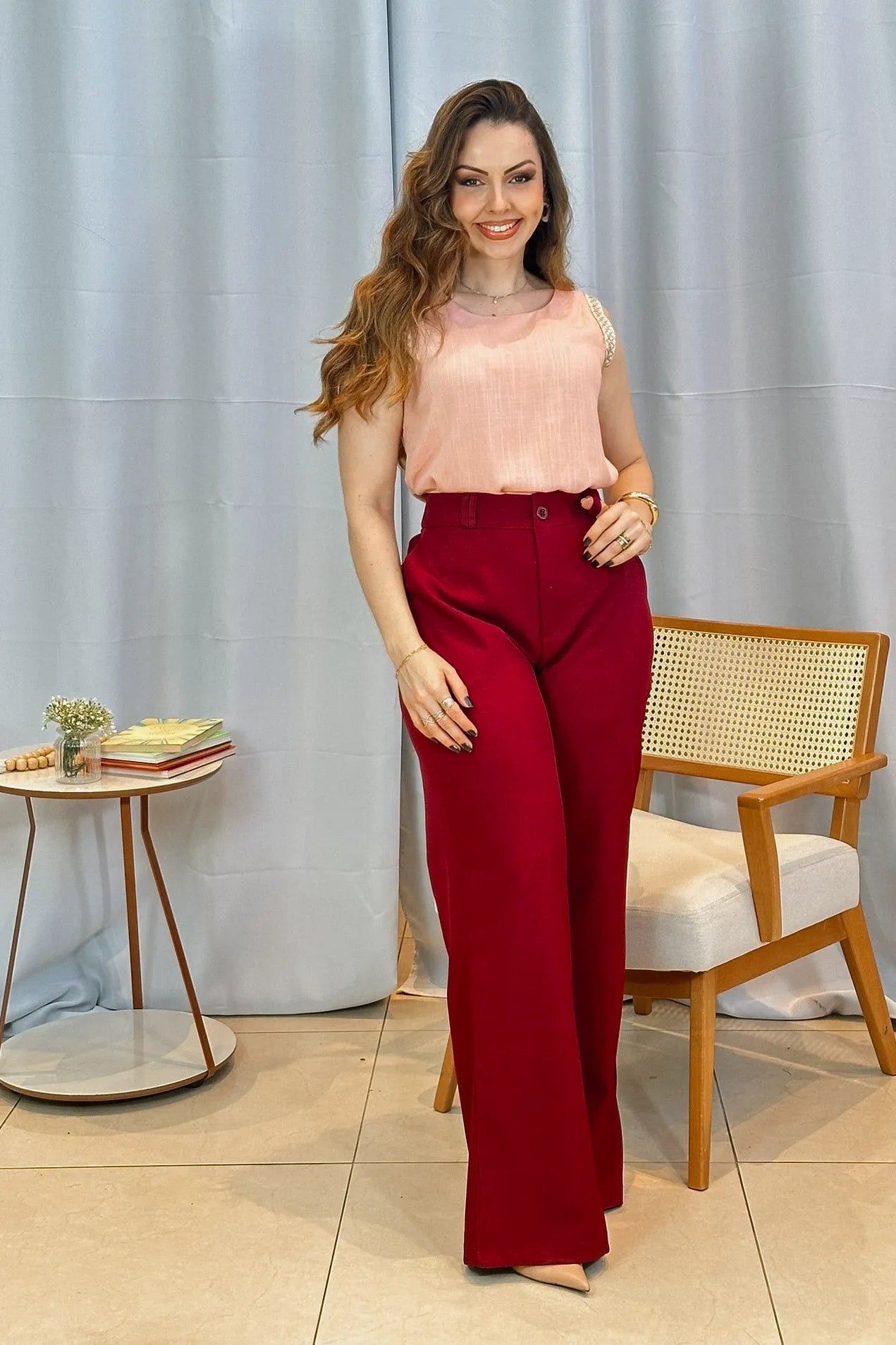 Conjunto: Blusa Regata Detalhe Bordado Visco-linho Ana Maria Braga Rosa + Calça Pantalona Alfaiataria Lux Detalhe Passador Grazi Massafera Marsala