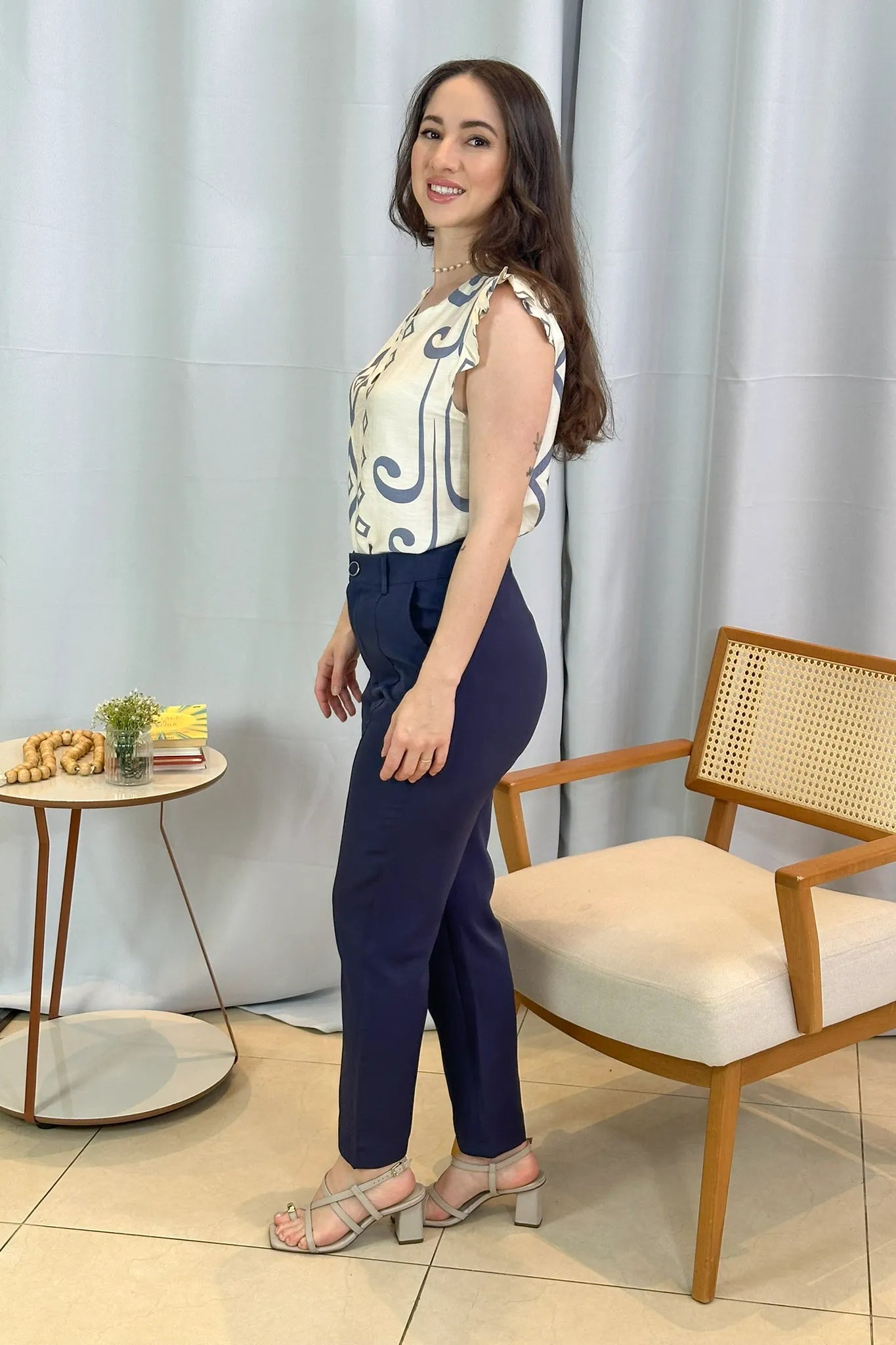 Blusa Regata Babados Sheila Visco Brise Estampada Azul Acinzentado