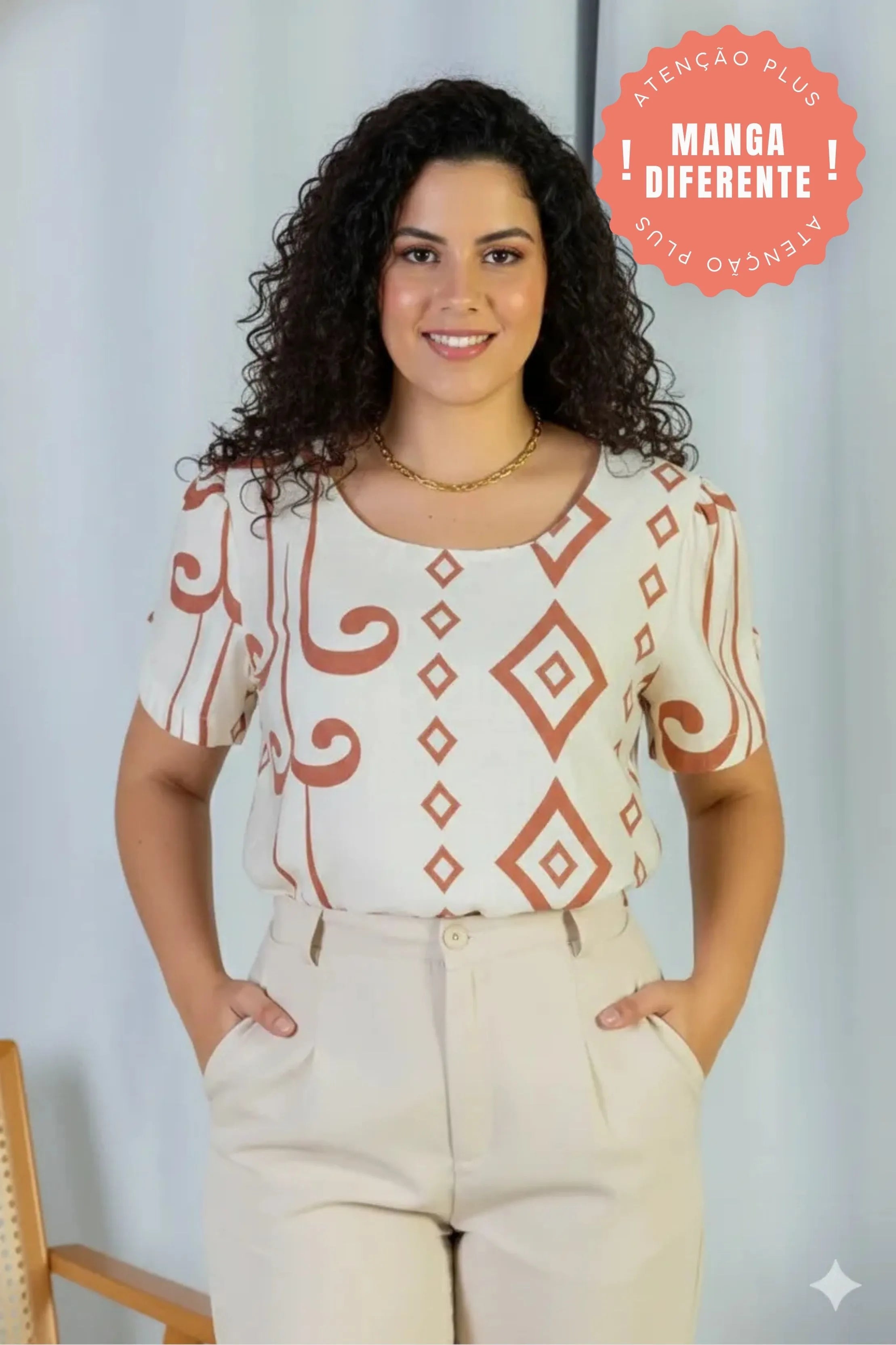 Blusa Manga Curta Detalhe Botão Vânia Estampada Terracota