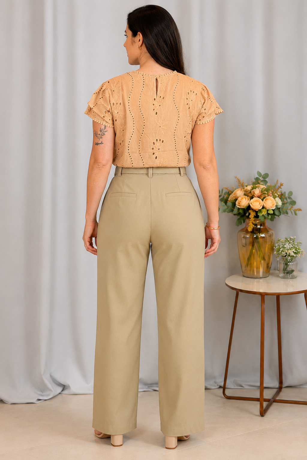 Blusa Laise com Manga Transpassada Valesca Bege