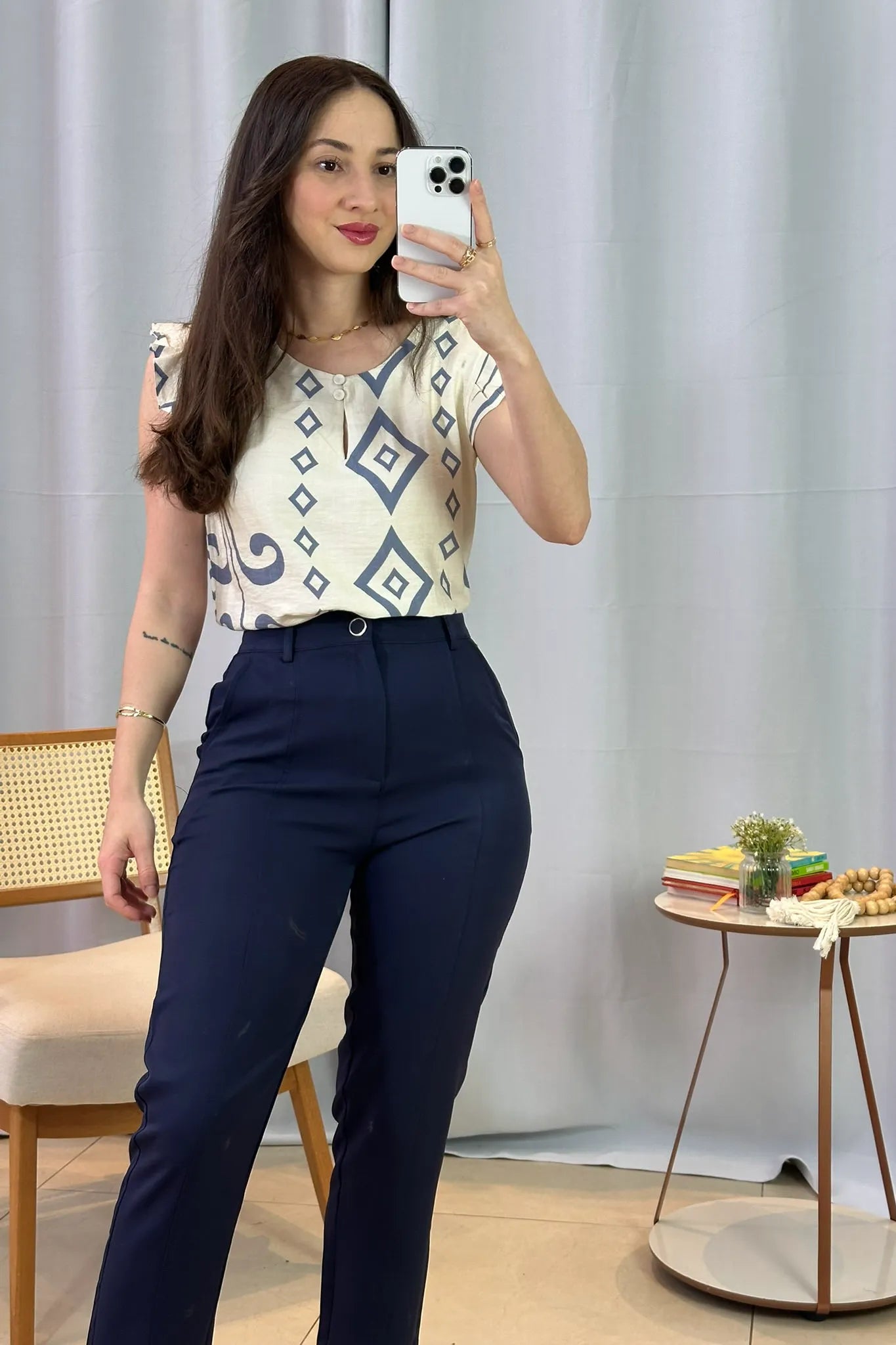 Blusa Regata Babados Sheila Visco Brise Estampada Azul Acinzentado