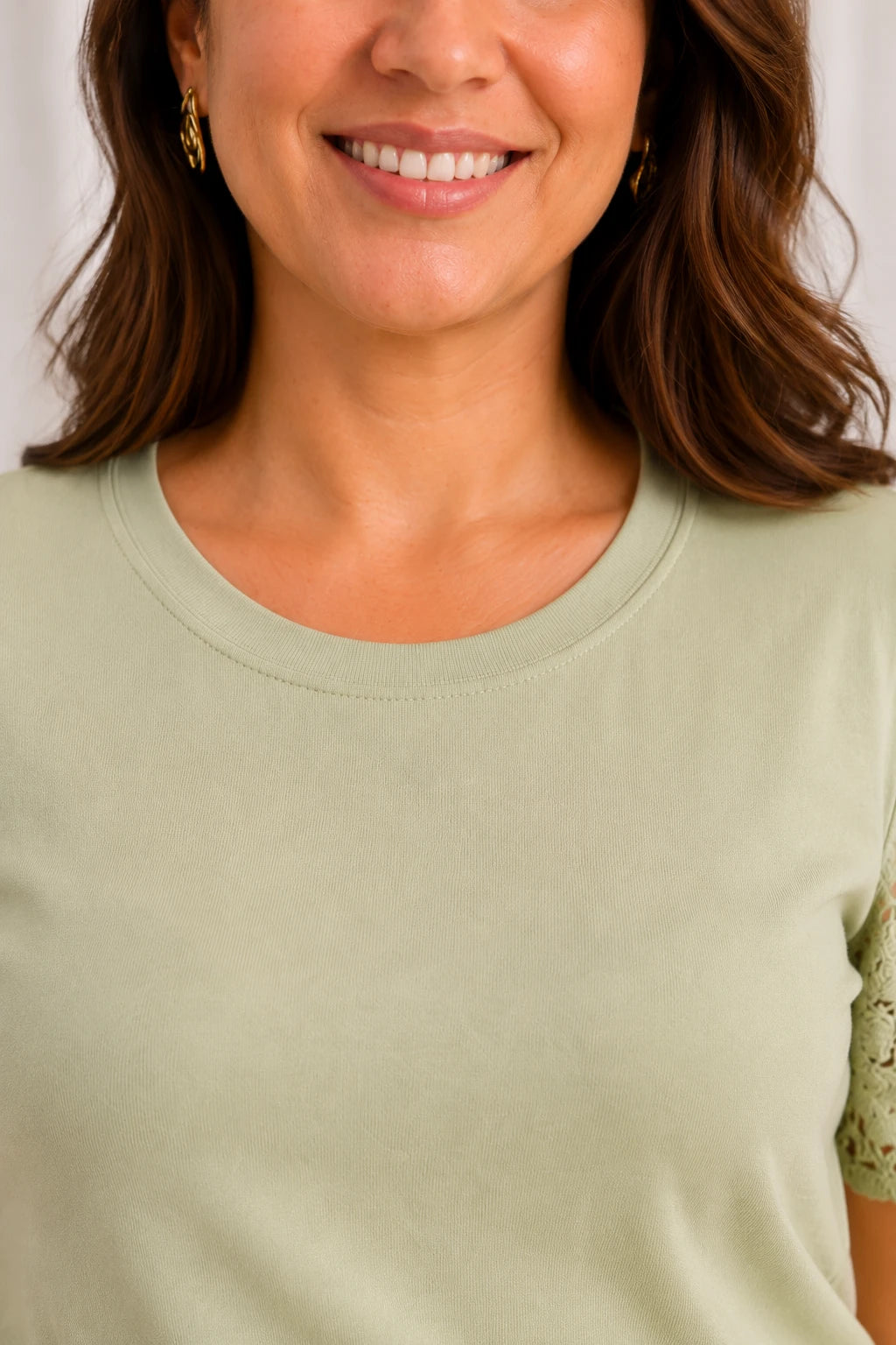 Blusa Confortável com Manga em Crochê Gisele Verde