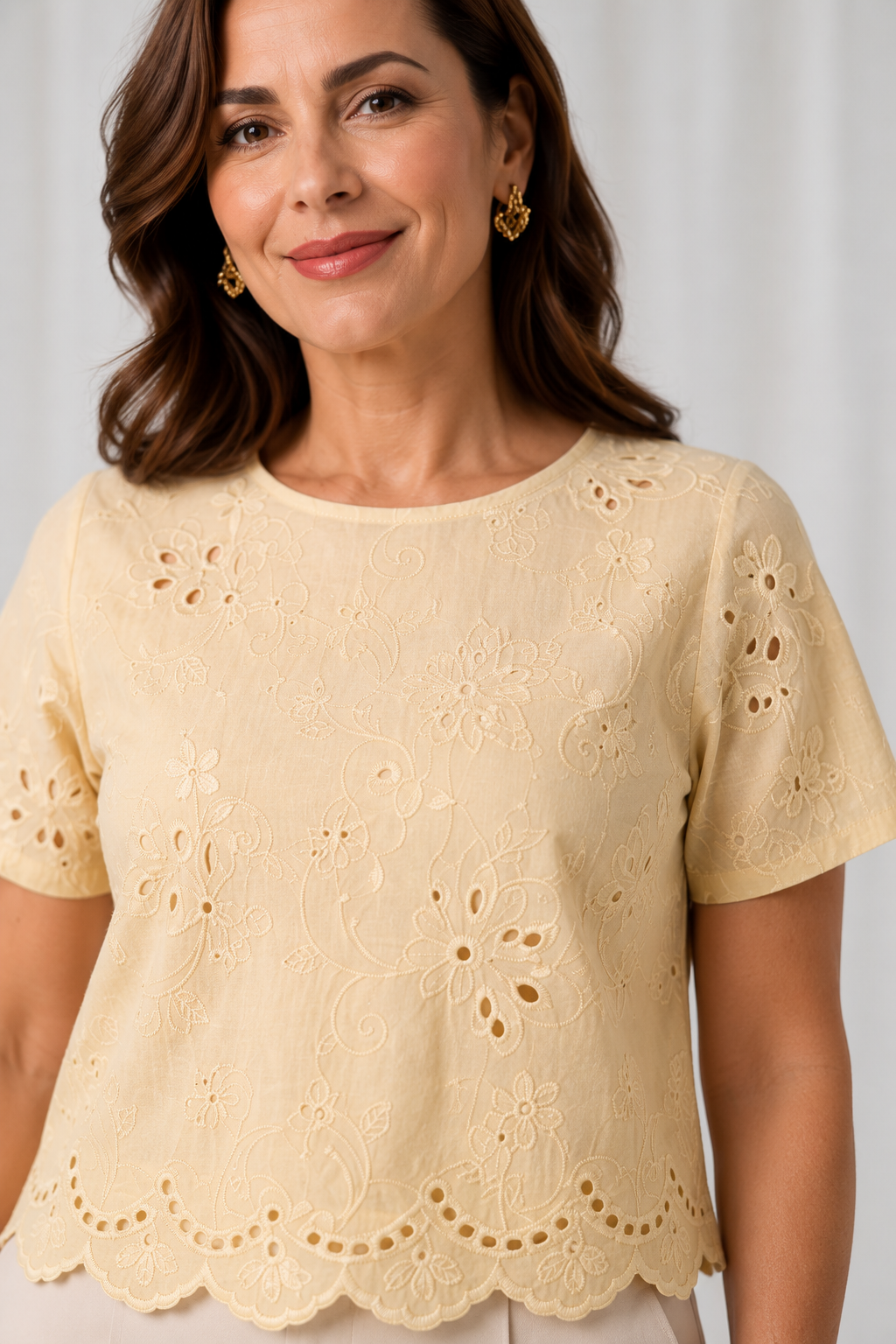 Blusa em Laise Fresca e Delicada Celine Bege