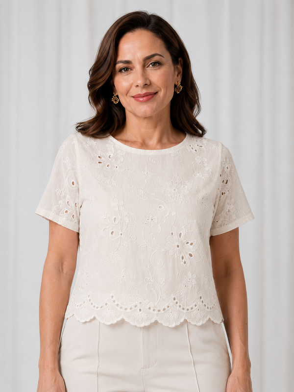 Blusa em Laise Fresca e Delicada Celine Creme