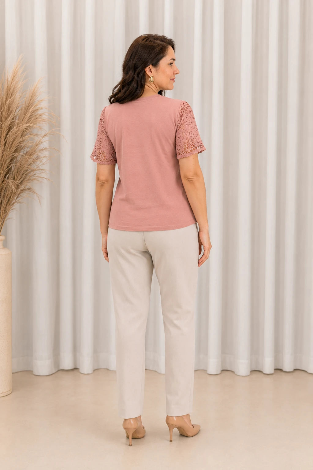 Blusa Confortável com Manga em Crochê Gisele Rosê