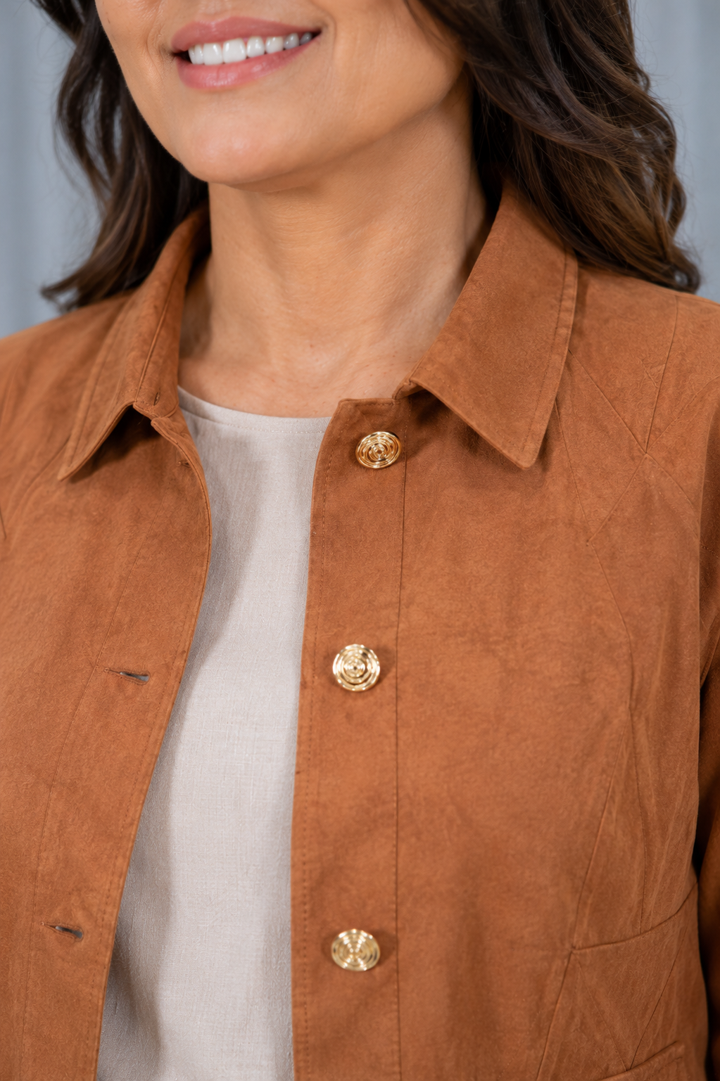Jaqueta em Suede com Botões Delicados Rosane Caramelo