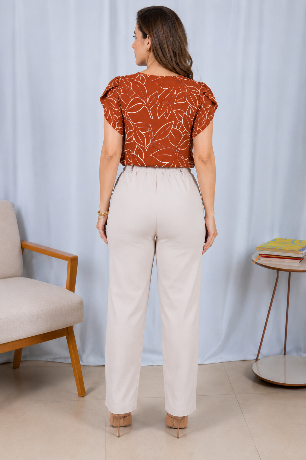 Blusa Estampada com Manga Transpassada Suelen Marrom