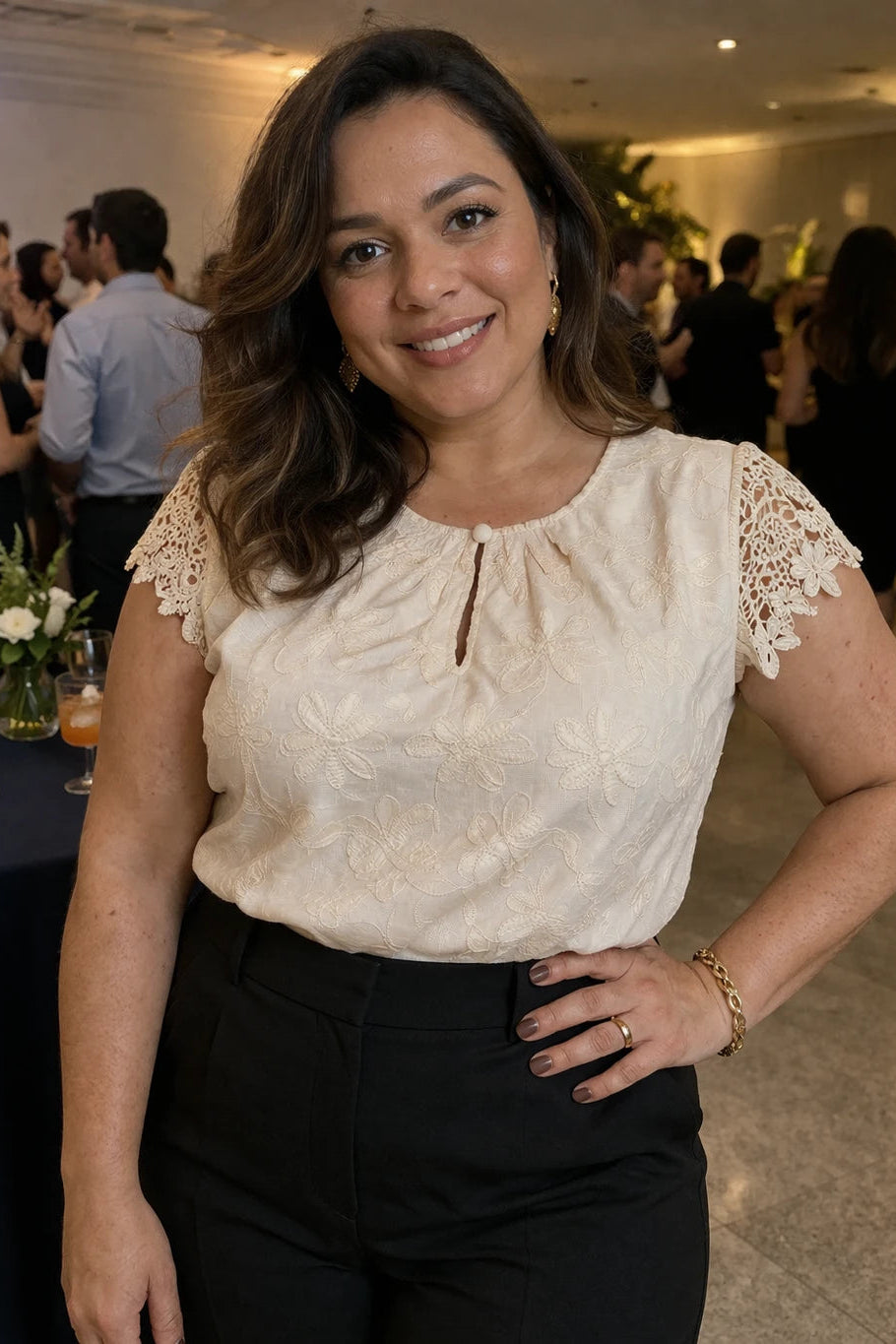 Blusa Manga Curta em Laise com Detalhe em Renda Manuela Creme