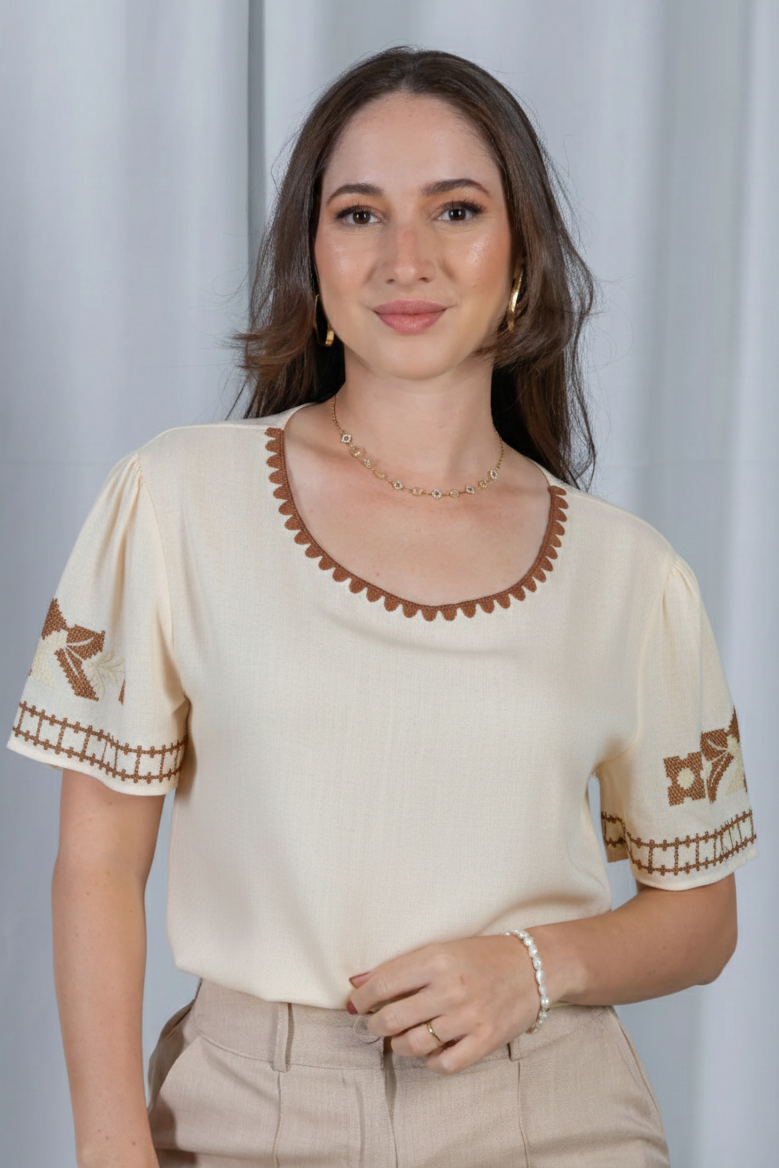 Blusa Manga Curta Algodão Linho Detalhes Bordados Cecilia Creme
