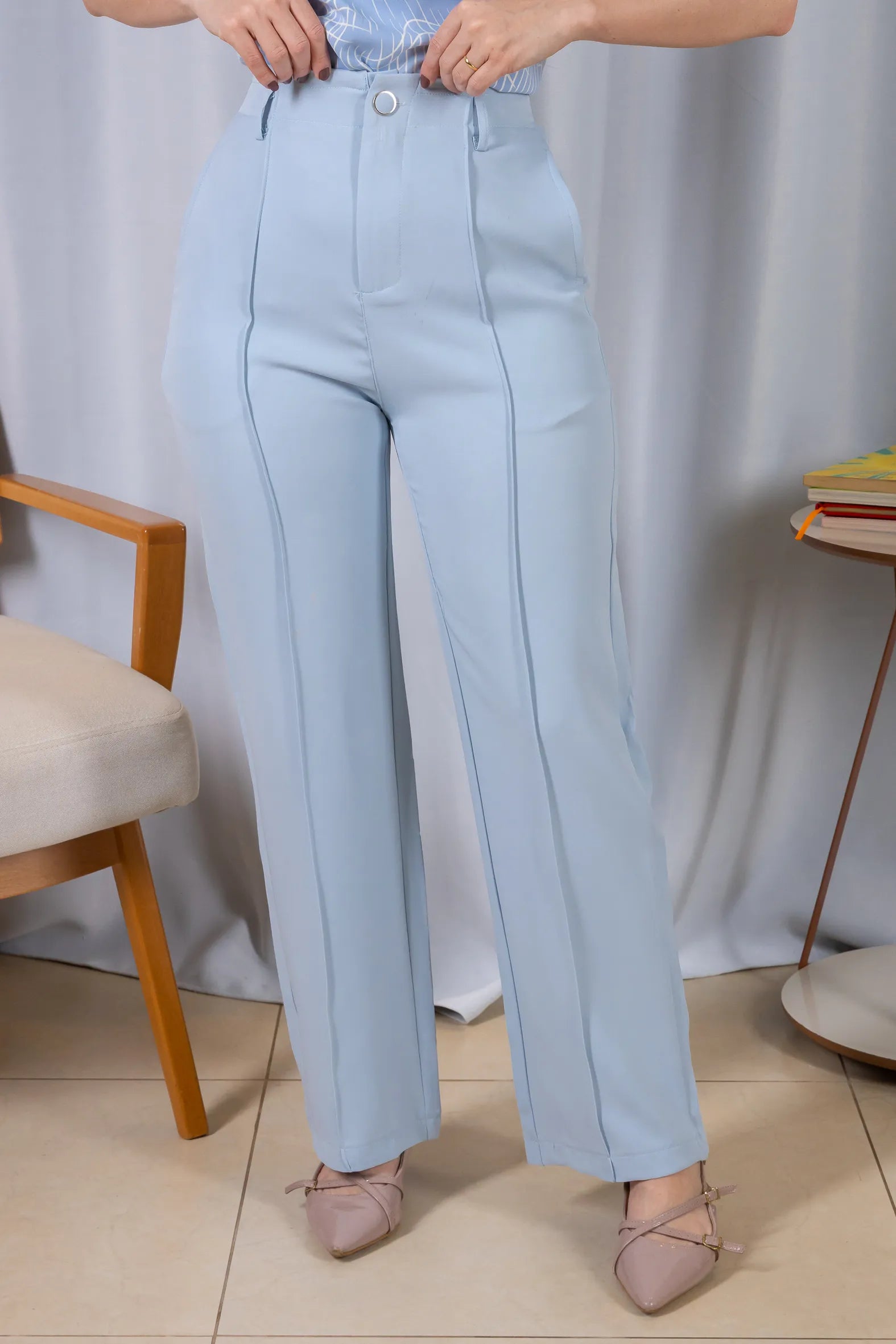 Calça Pantalona Alfaiataria Botão Encapado Margareth Azul