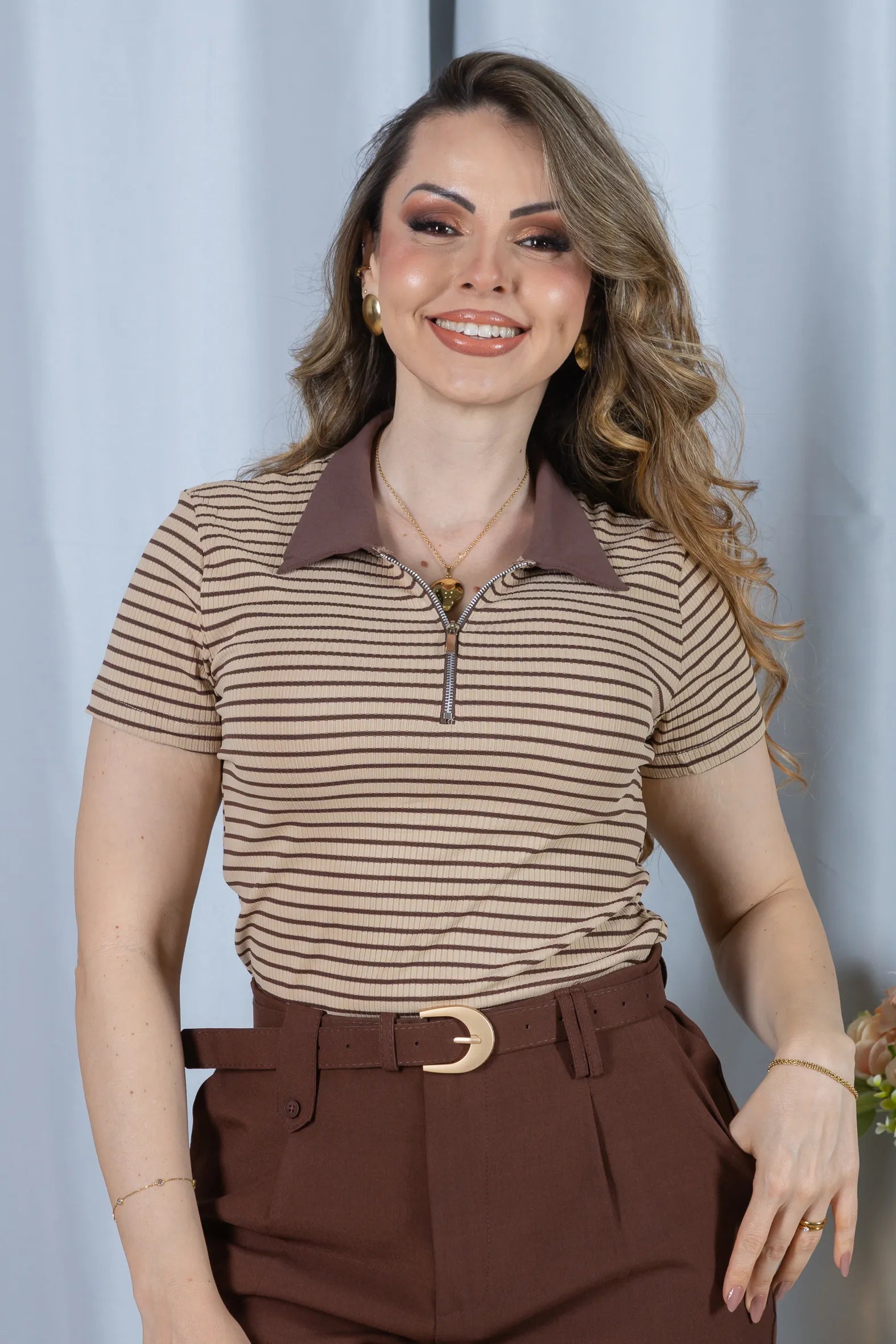 Blusa Modal Listrada com Gola Camisa Melinda Marrom