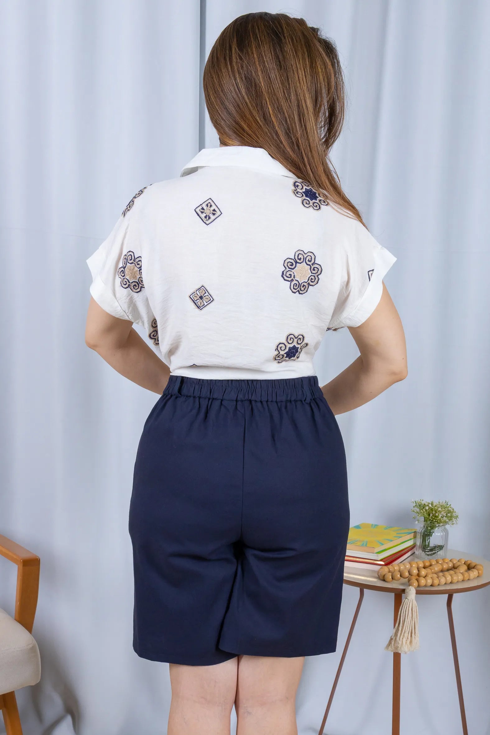 Camisa Manga Curta Neuza Bordada Visco Brise Azul