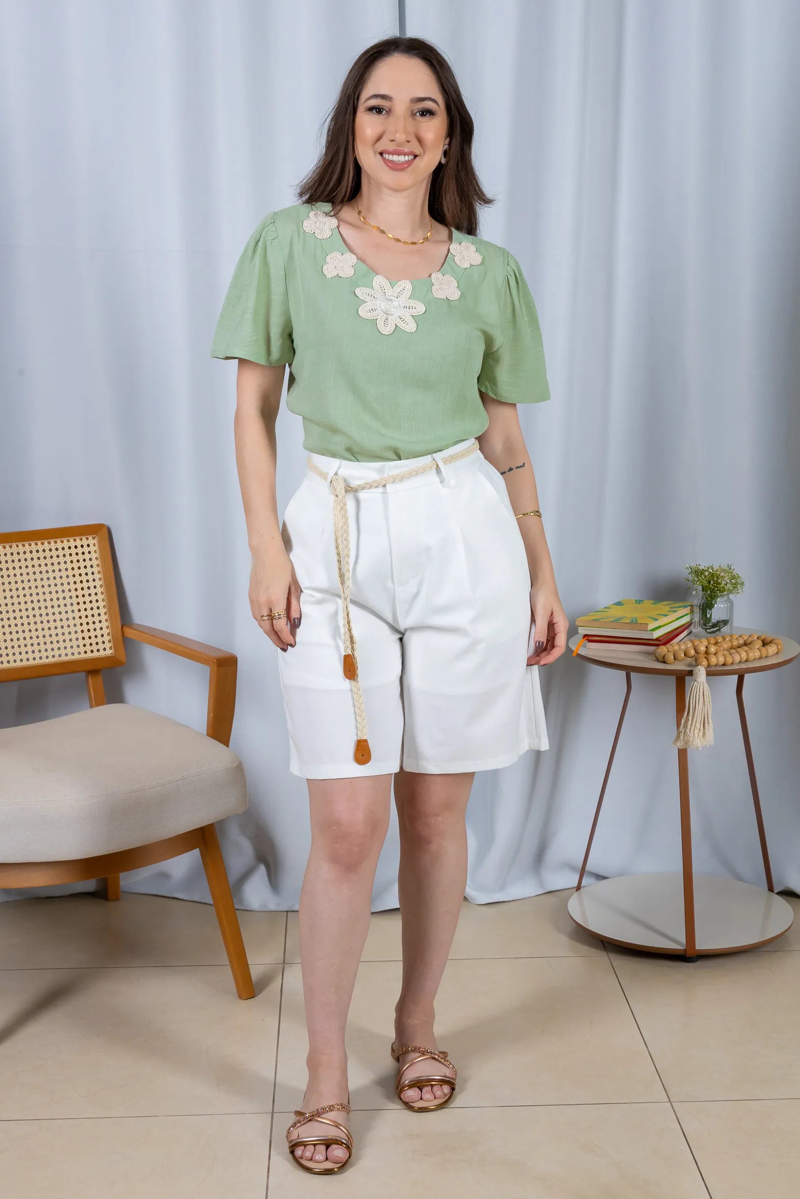 Blusa Manga Curta Colo Bordado Flores Visco Linho Elaine Verde