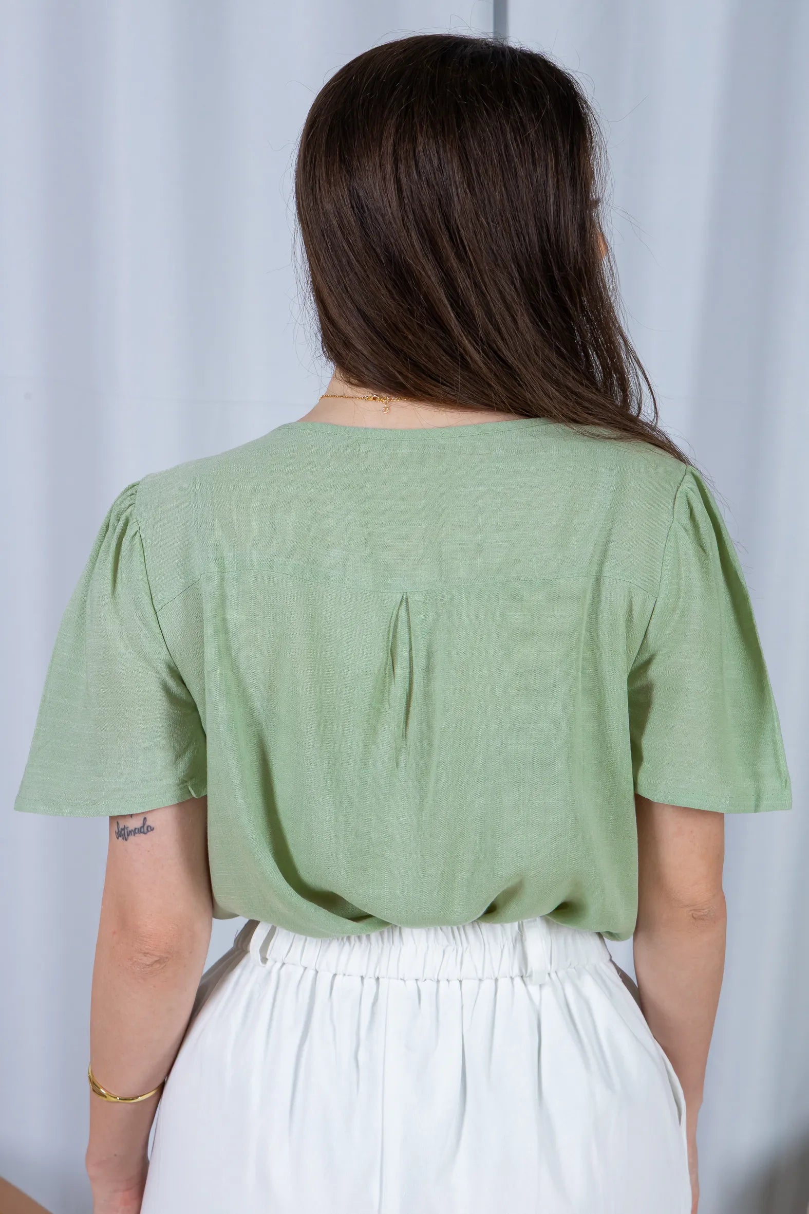 Blusa Manga Curta Colo Bordado Flores Visco Linho Elaine Verde