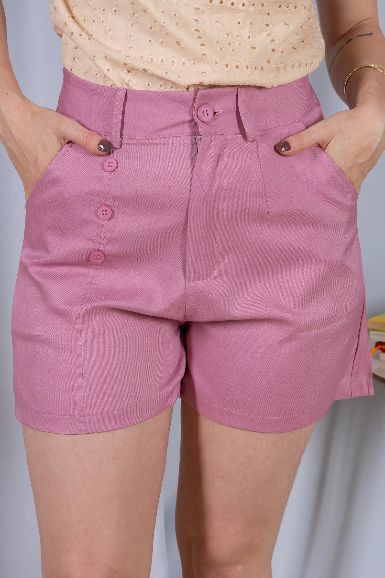 Bermuda Detalhes Botões Crepe Alfaiataria Débora Rosa