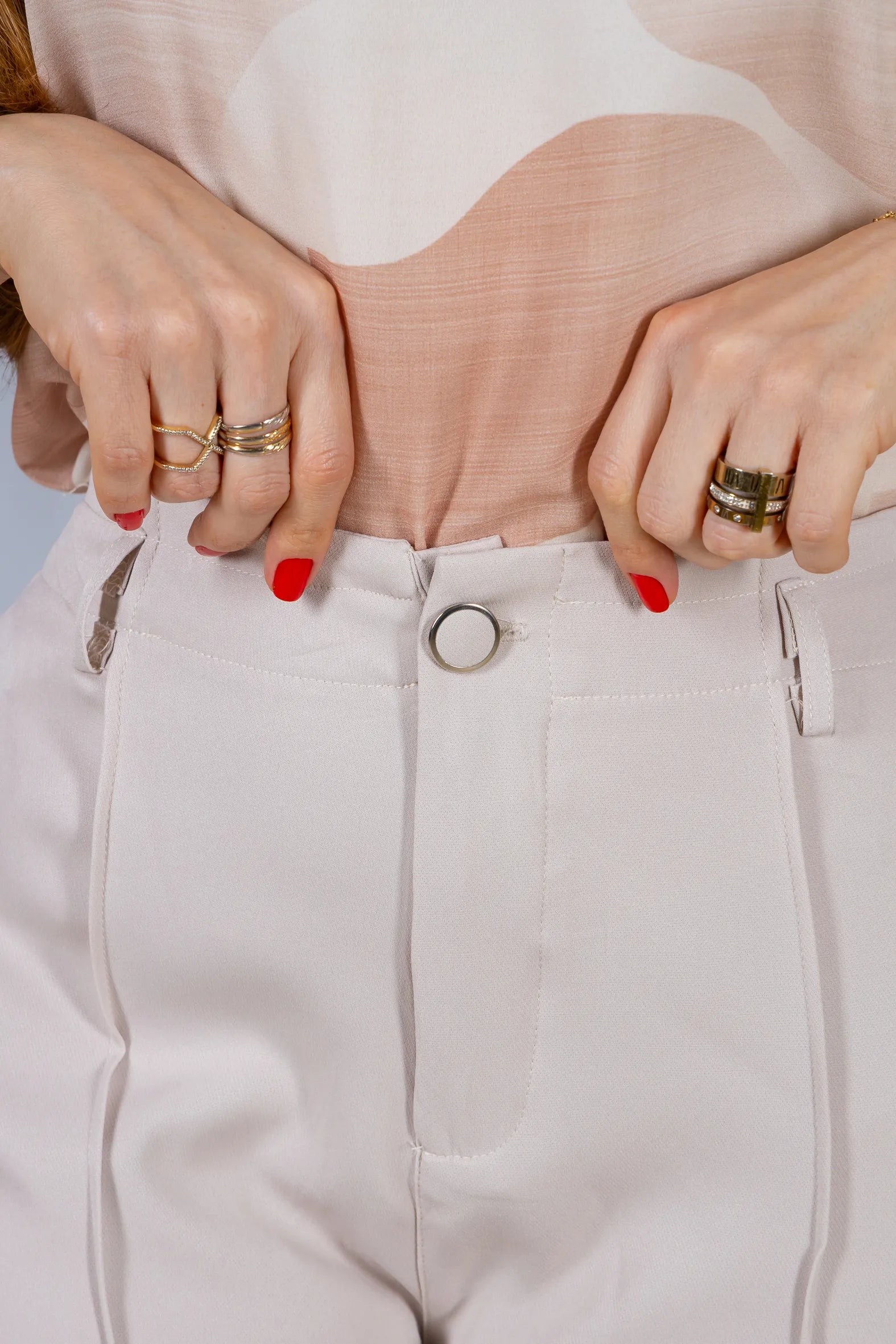 Calça Pantalona Alfaiataria Botão Encapado Margareth Creme