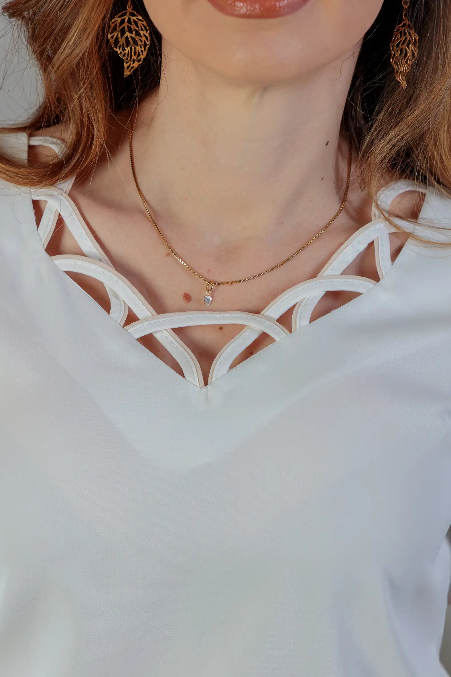 Blusa Manga Curta Detalhe Decote Crepe Touch Carolina Branca