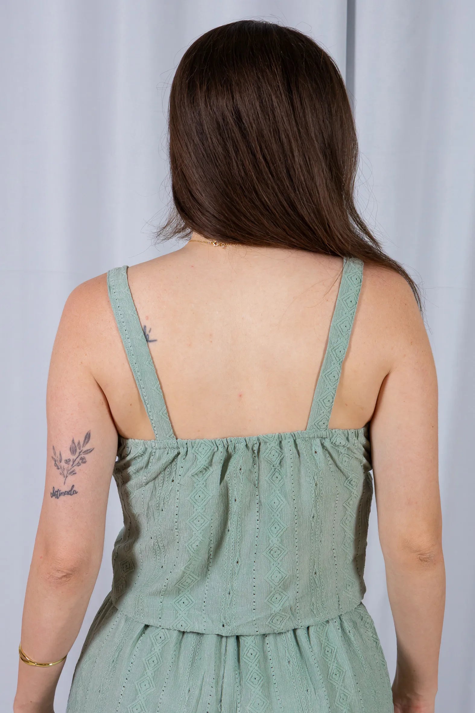 Cropped Alça com Bordado e Botões Crepe Soft Carla Verde