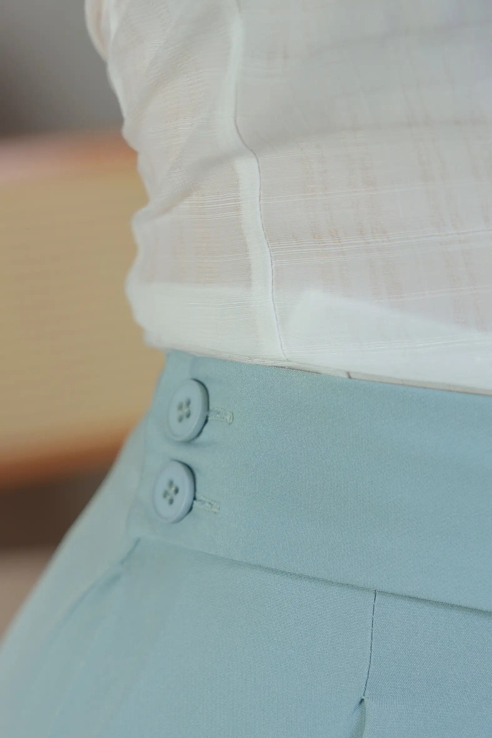 Calça Corte Reto Alfaiataria Detalhe Cós Eloísa Azul