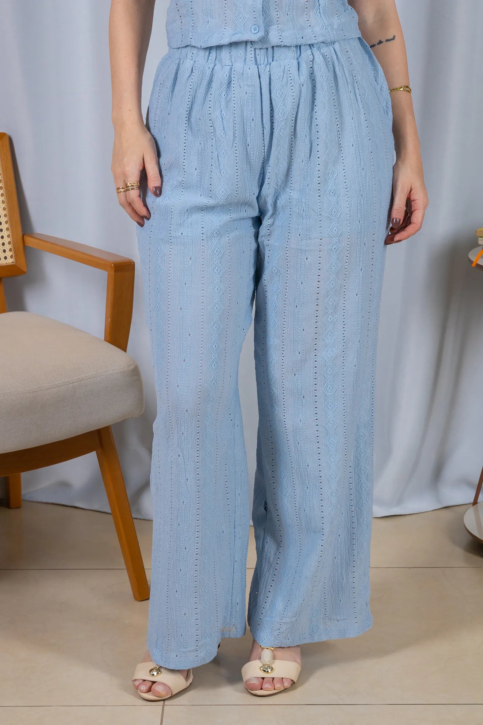 Calça Pantalona Bordado e Cós com Elástico Crepe Soft Carla Azul